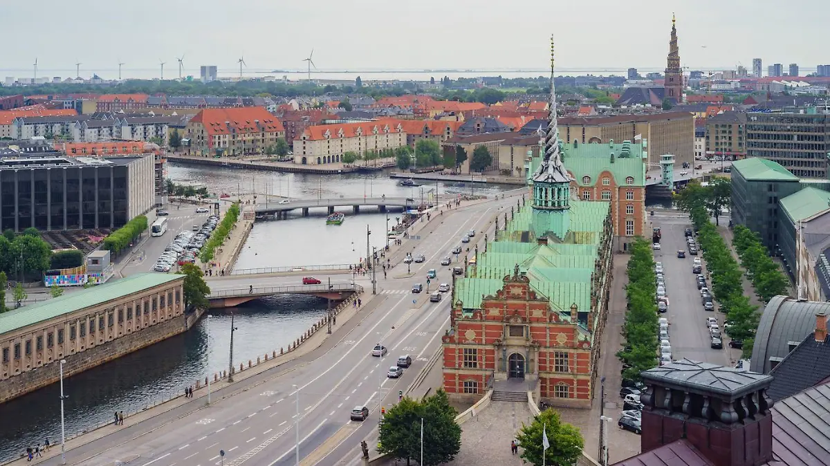Die historische Börse in Kopenhagen ist eines der Wahrzeichen der Stadt.