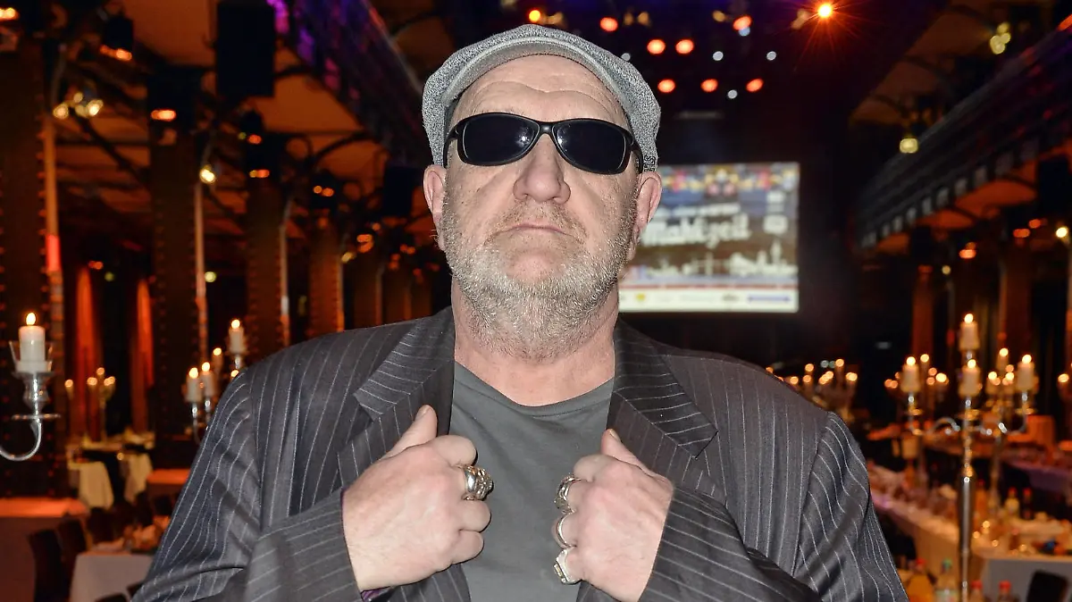 Eddy Kante Uwe Axel Schroeder in Hagen / Charity-Veranstaltung / Mehr als eine warme Mahlzeit / Hamburg / 12. Dezember 2023 *** Eddy Kante Uwe Axel Schroeder in Hagen Charity event More than a hot meal Hamburg 12 December 2023