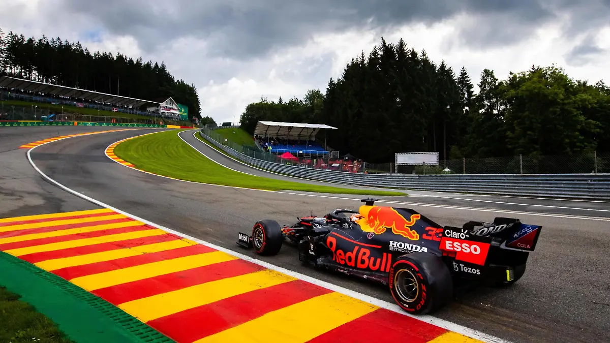  33 VERSTAPPEN Max nld, Red Bull Racing Honda RB16B, action during the Formula 1 Belgium Grand Prix, 12th round of the 2021 FIA Formula One World Championship, WM, Weltmeisterschaft from August 27 to 29, 2021 on the Circuit de Spa-Francorchamps, in Stavelot, near Lige, Belgium - Photo Antonin Vincent / DPPI FORMULE 1 : Grand prix de belgique - 27/08/2021 DPPI/PANORAMIC PUBLICATIONxNOTxINxFRAxITAxBEL 00121025__V2_3310