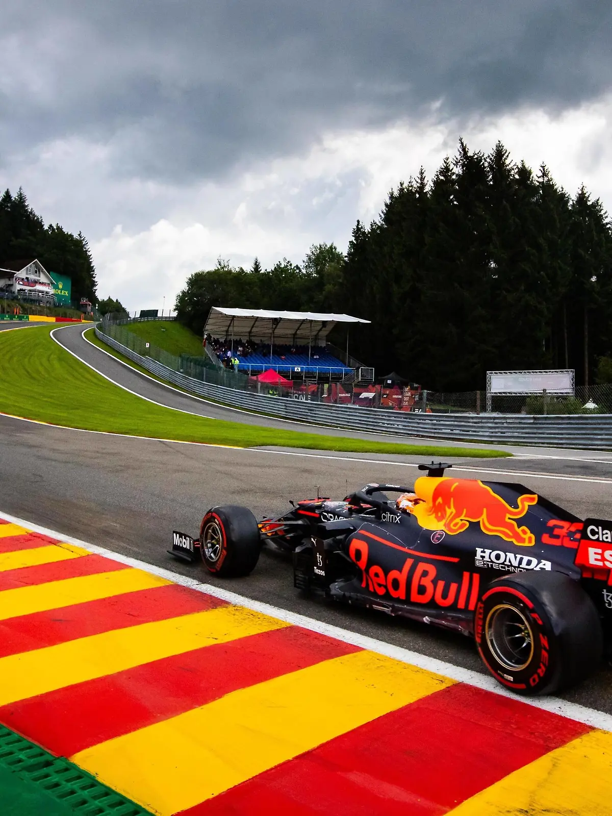  33 VERSTAPPEN Max nld, Red Bull Racing Honda RB16B, action during the Formula 1 Belgium Grand Prix, 12th round of the 2021 FIA Formula One World Championship, WM, Weltmeisterschaft from August 27 to 29, 2021 on the Circuit de Spa-Francorchamps, in Stavelot, near Lige, Belgium - Photo Antonin Vincent / DPPI FORMULE 1 : Grand prix de belgique - 27/08/2021 DPPI/PANORAMIC PUBLICATIONxNOTxINxFRAxITAxBEL 00121025__V2_3310