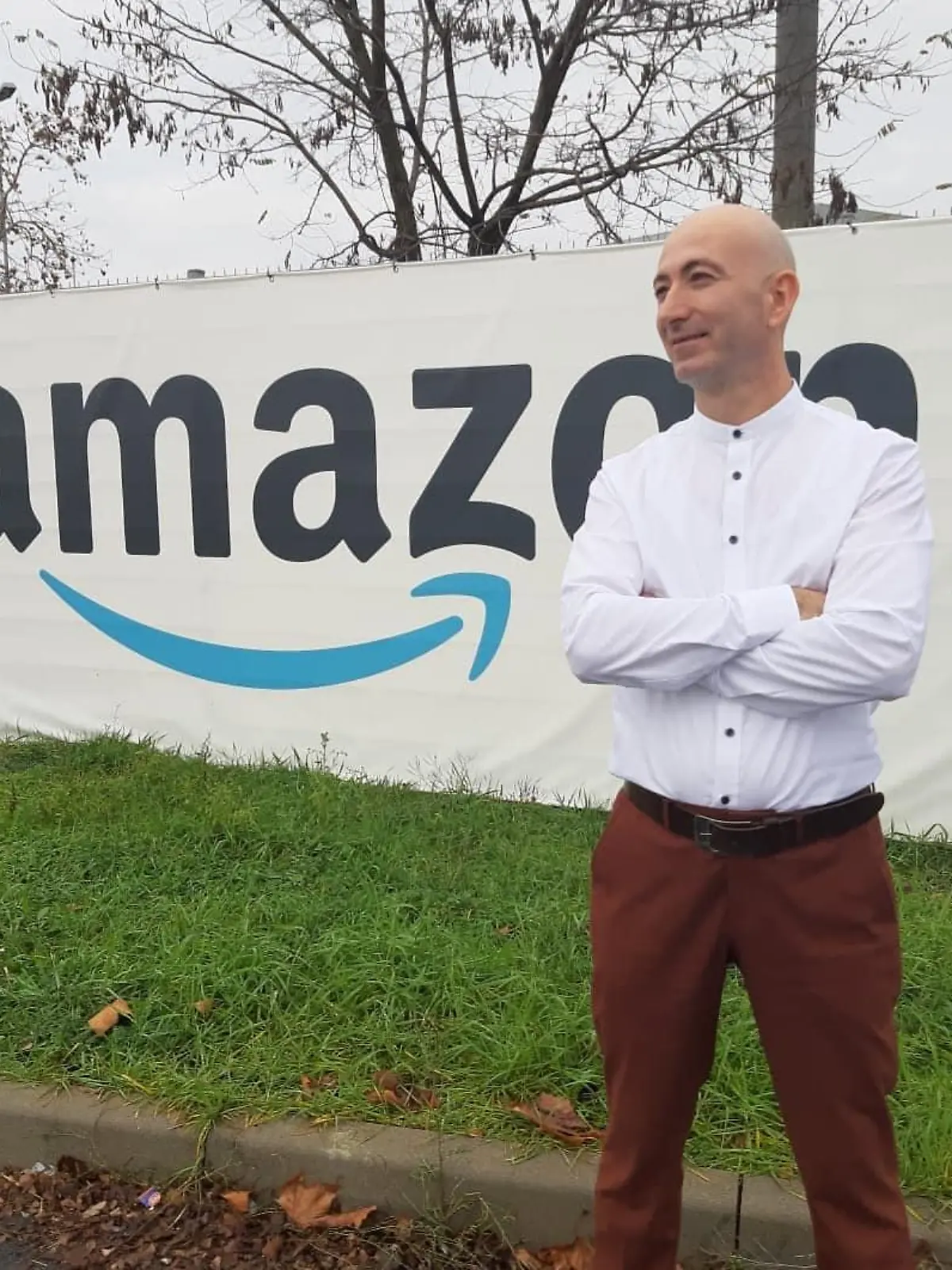 Story from Jam Press (Jeff Bezos Lookalike) 

Pictured: Cagdas living like Jeff Bezos.

Former electrician cashes in by becoming Jeff Bezos doppelgänger

An ex-electrician has ditched his job to become a professional Jeff Bezos lookalike and now lives a lavish lifestyle as an entrepreneur.

Cagdas Halicilar bears an uncanny resemblance to the mega-rich Amazon chairman and now cashes in as a part-time doppelgänger.

The 46-year-old revealed that he is constantly mistaken for the billionaire businessman and has been swarmed with selfie requests from strangers.

Cagdas says he naturally resembles Bezos in both smart and casual wear.

The doppelgänger admits that he regularly shaves his head to look like America’s richest man.

Bezos is the third wealthiest on the planet and is worth £155billion.

But he says the key to getting Bezos' smooth complexion is to apply a generous amount of Nivea face cream daily.

He also confessed that his girlfriend, Barbara is at her wits ends because of the amount of attention Cagdas receives on the street.

Cagdas, of Leimen, Germany, spent the first half of his life training and working as an electrician.

But he soon became miserable working long days on construction sites and dreamed of becoming a successful businessman.

A fed-up Cagdas decided to make the move and worked in logistics before he became self-employed as a self-confessed transport entrepreneur three years ago.

After setting up his own German transport company, CB Transporte, the 46-year-old says his friends joked he would become a billionaire.

According to Cagdas, his pals then showed him a picture of Bezos and highlighted their similarities.

Just a few months later, the billionaire lookalike signed up to the doppelgänger agency.

His favourite gig so far is a guest appearance on the German Netflix mini-series, King of Stonks.

But he has also had smaller experiences on local German TV stations and at events.

After turning his life around, Cagdas says he is 