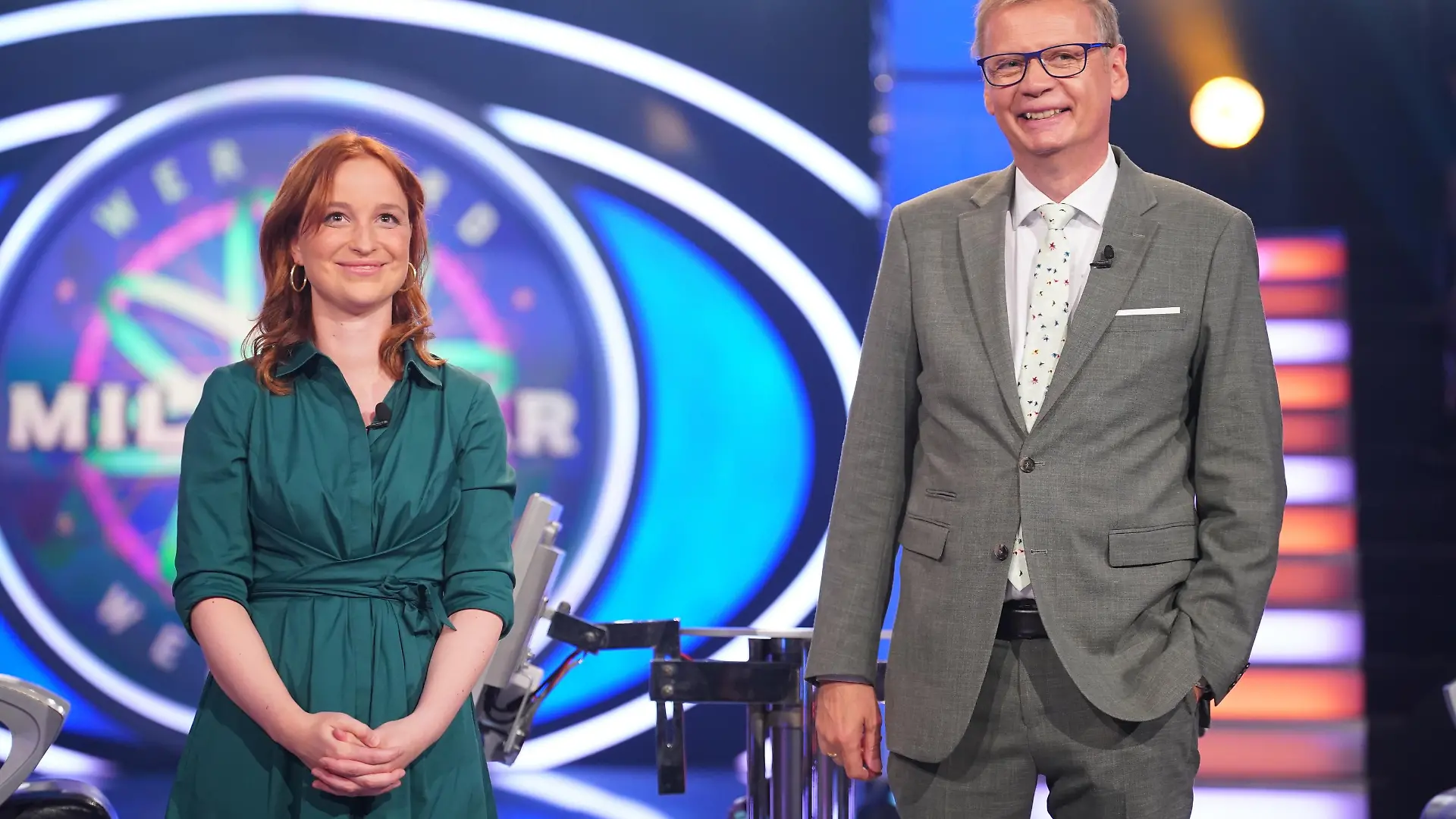 Achtung! Sperrfrist für alle Medien bis Mo., 29.08.2022, 22:15 Uhr!
Moderator Günther Jauch mit Fabienne Marco aus München
Die Verwendung des sendungsbezogenen Materials ist nur mit dem Hinweis und Verlinkung auf RTL+ gestattet.