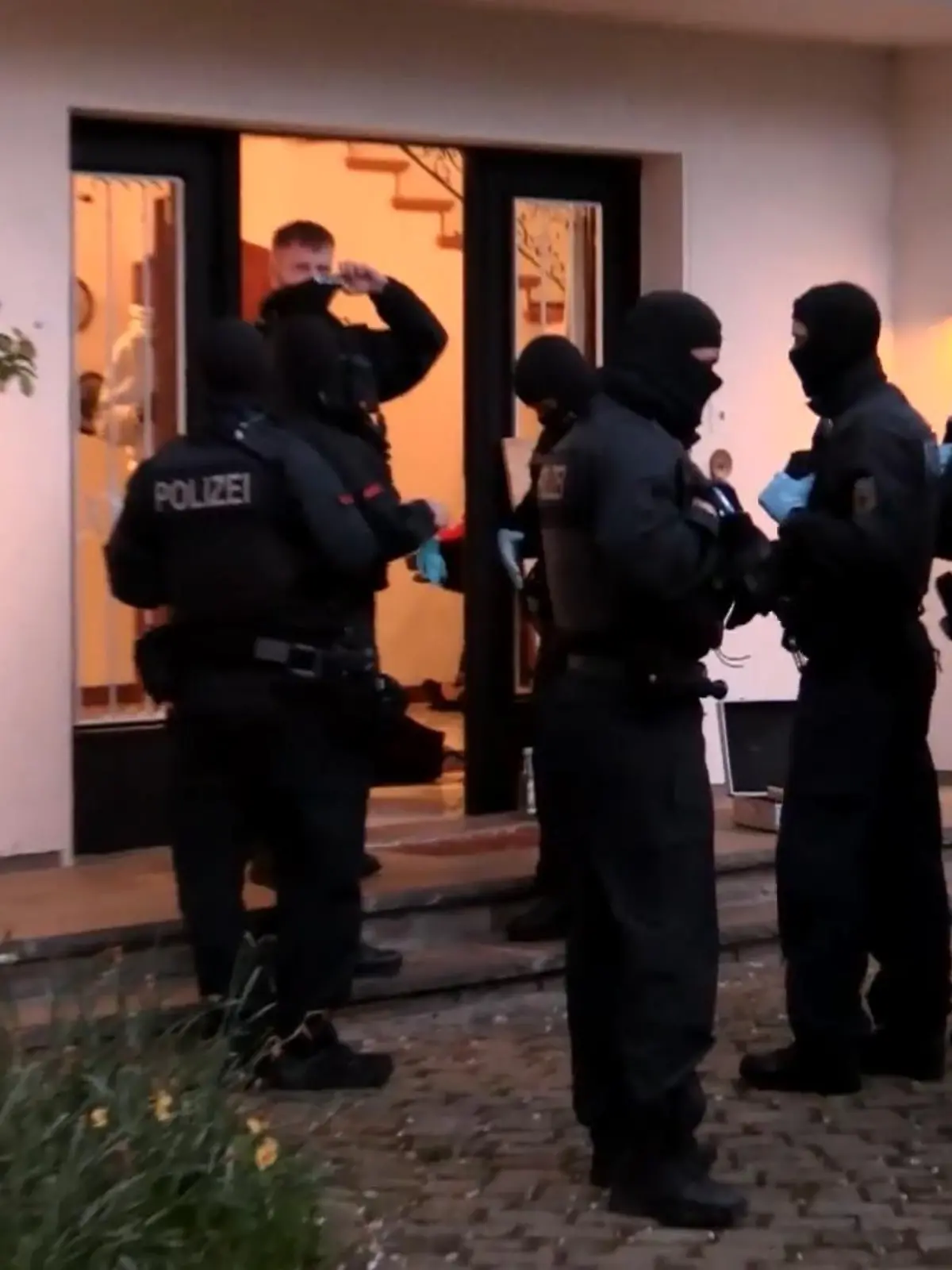 Bild zu: "Schlag gegen Luxus-Schleuser"