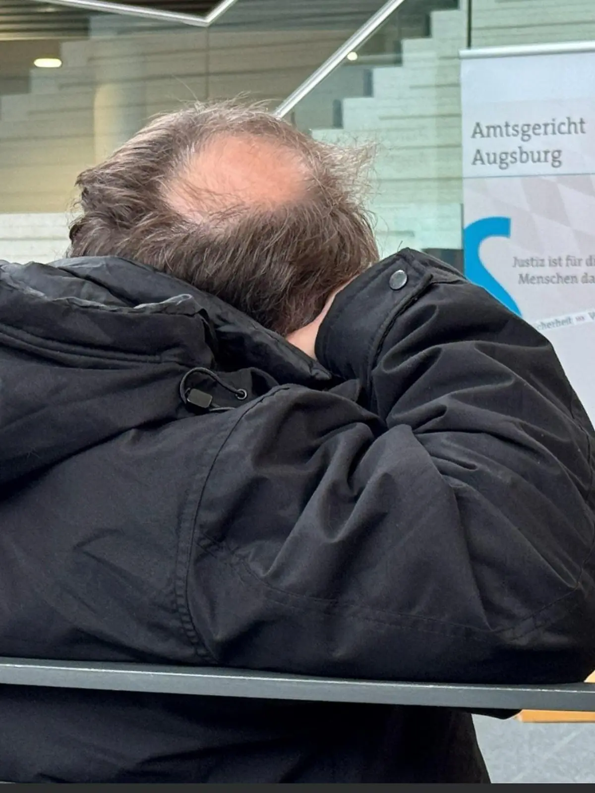 Maschinenfahrer Max M. (richtiger Name ist der Redaktion bekannt) wurde Opfer einer Online-Betrugsmasche.