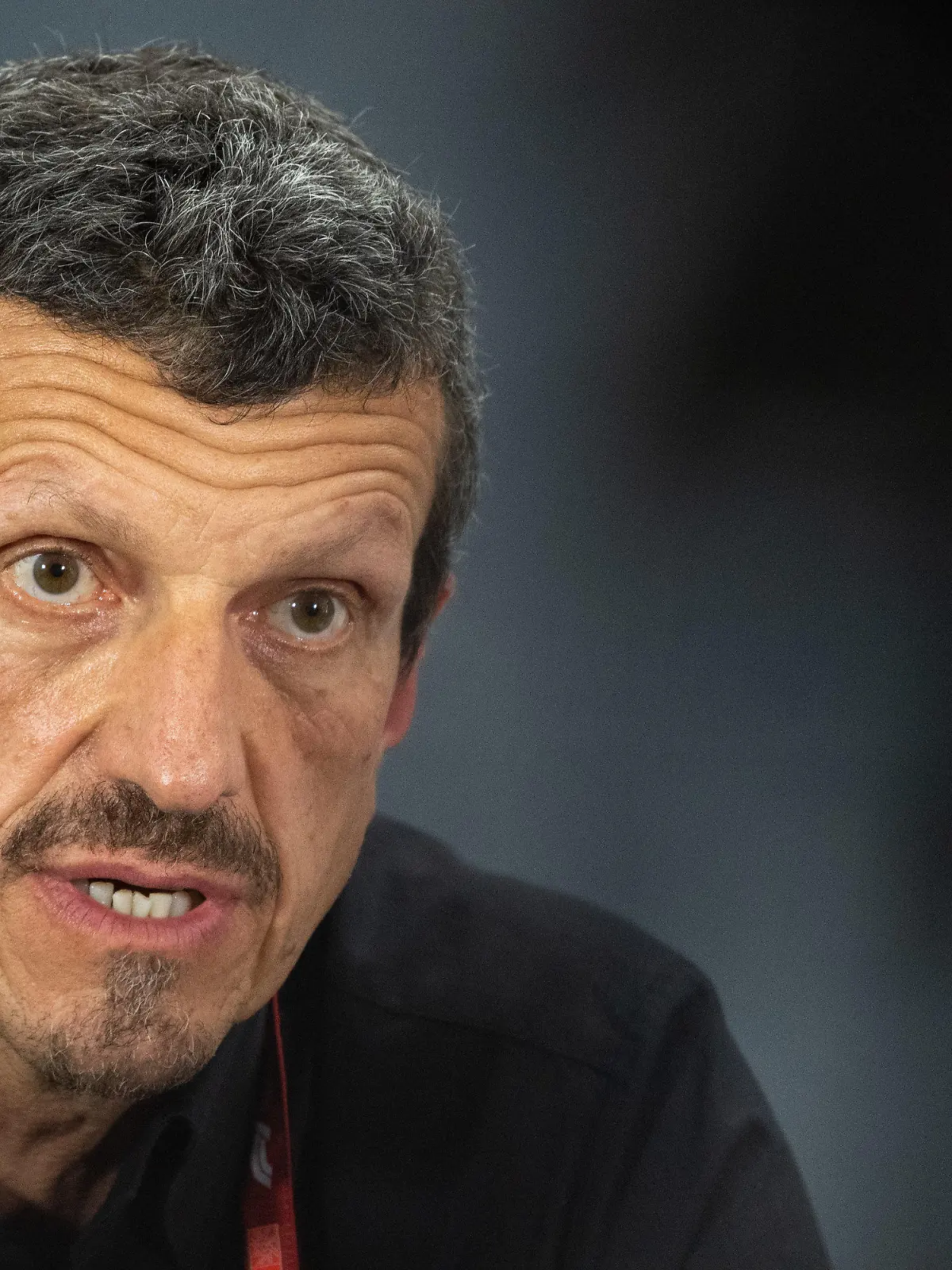 ARCHIV - 26.07.2019, Baden-Württemberg, Hockenheim: Motorsport: Formel-1-Weltmeisterschaft, Grand Prix von Deutschland. Günther Steiner, Teamchef des Teams Haas F1, nimmt an einer Pressekonferenz teil. Steiner nährte vor dem Rennen in Imola am Sonntag die Spekulationen um eine Verpflichtung von Mick Schumacher für die kommende Formel-1-Saison (zu dpa «Haas-Teamchef: Schumacher-Verpflichtung «wäre eine Ehre»») Foto: Sebastian Gollnow/dpa +++ dpa-Bildfunk +++
