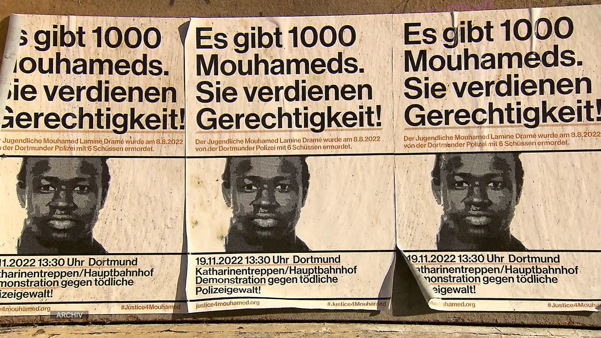 Das Opfer Mouhamed Dramé auf Flyern.