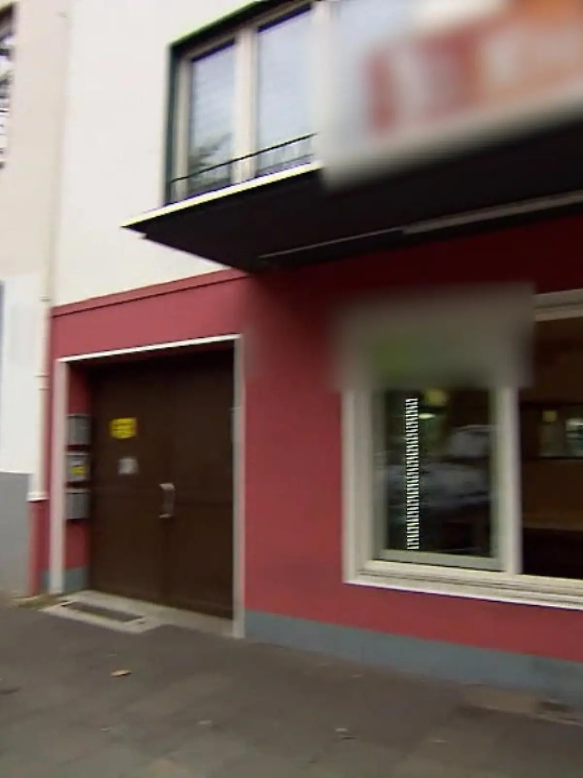 Bild zu: "SEK-Beamter schießt auf Angreifer"