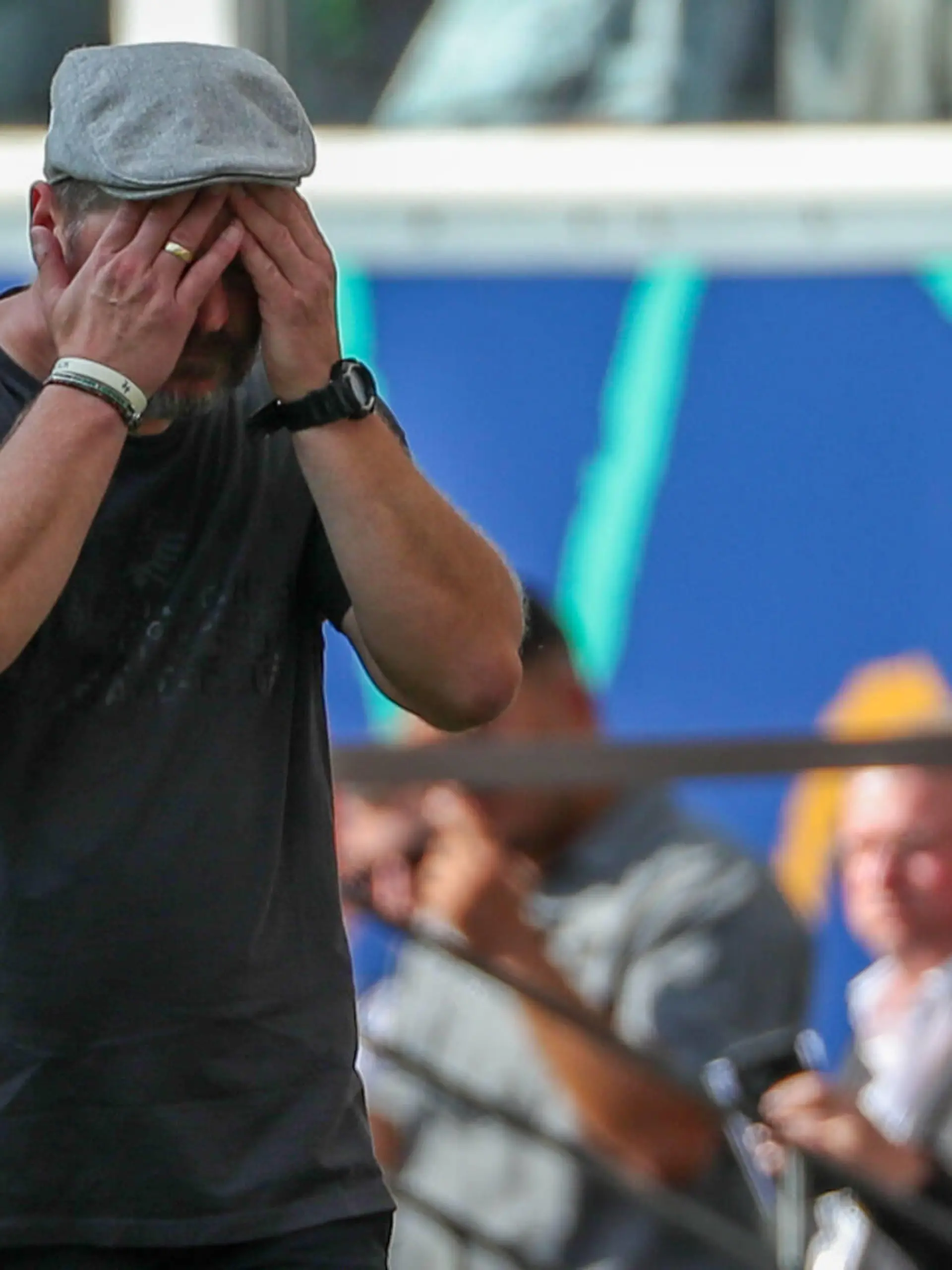 xMHx - Fussball 1. Bundesliga 03. Spieltag Eintracht Frankfurt - 1. FC Köln am 21.08.2022 im Deutsche Bank Park in Frankfurt Trainer Steffen Baumgart Koeln unzufrieden, enttäuscht, enttaeuscht, niedergeschlagen. *** xMHx Football 1 Bundesliga 03 match day Eintracht Frankfurt 1 FC Cologne on 21 08 2022 at Deutsche Bank Park in Frankfurt coach Steffen Baumgart Koeln dissatisfied, disappointed, disappointed, depressed MH