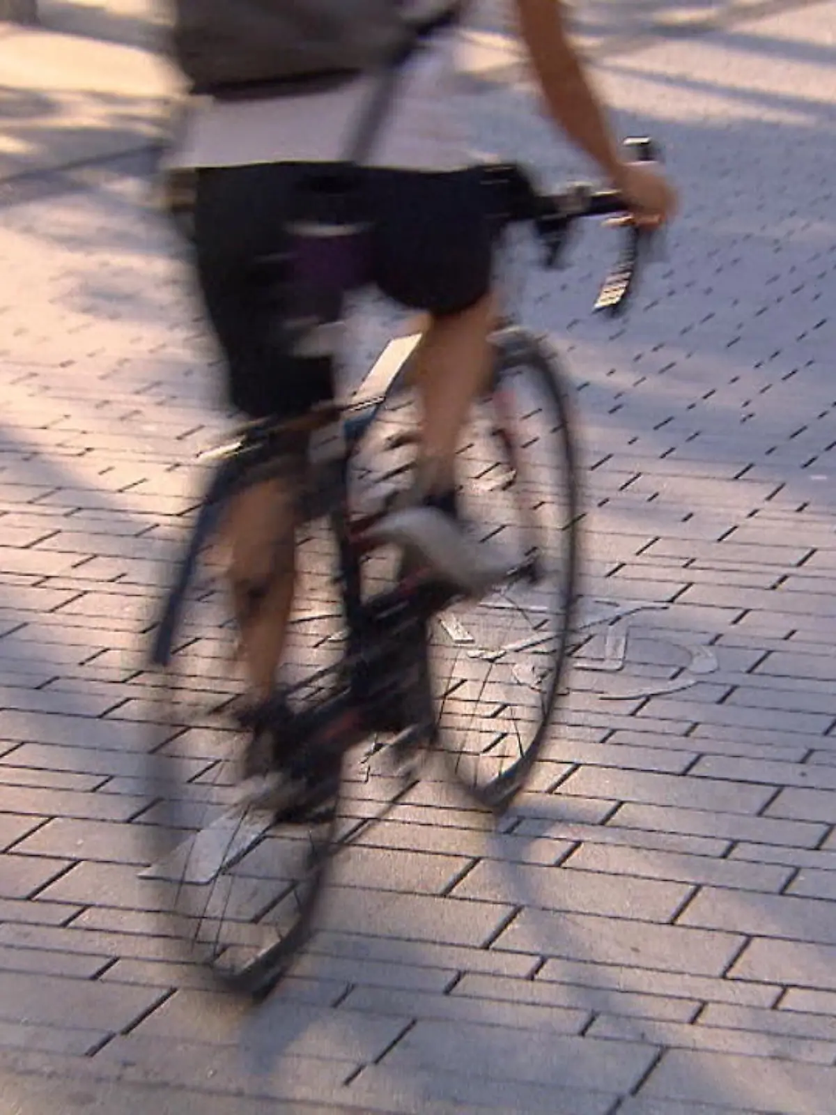 Bild zu: " Tempolimit für Radfahrer?"