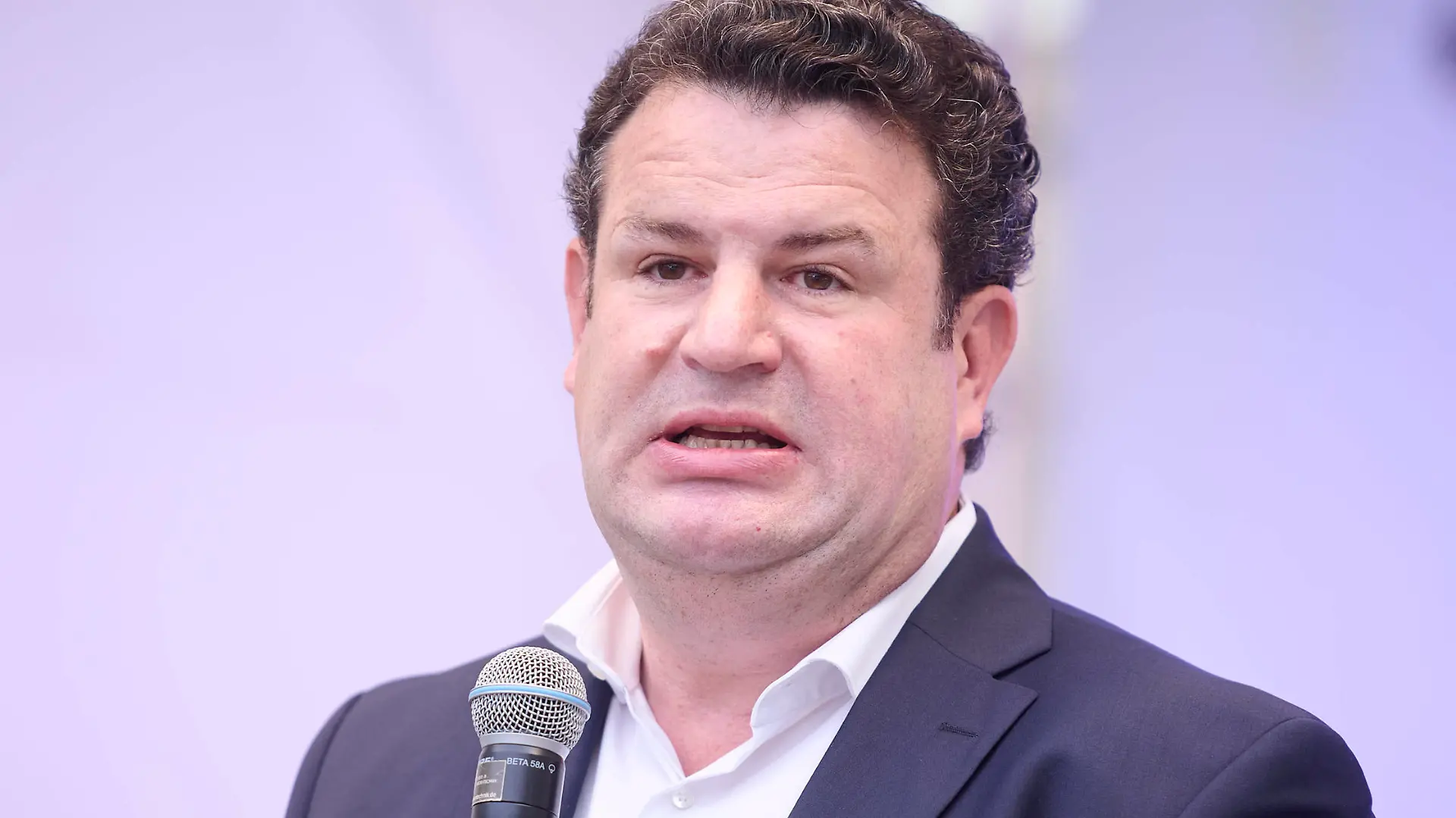 Berlin, Tag der offenen Tür der Bundesregierung Hubertus Heil Bundesminister für Arbeit und Soziales, SPD im Rahmen des Tags der offenen Tür der Bundesregierung am 20.08.2022 im Bundesministerium für Arbeit und Soziales in Berlin. Berlin Bundesministerium für Arbeit und Soziales Berlin Deutschland *** Berlin, Open Day of the Federal Government Hubertus Heil Federal Minister of Labor and Social Affairs, SPD within the framework of the Open Day of the Federal Government on 20 08 2022 at the Federal Ministry of Labor and Social Affairs in Berlin Berlin Federal Ministry of Labor and Social Affairs Berlin Germany