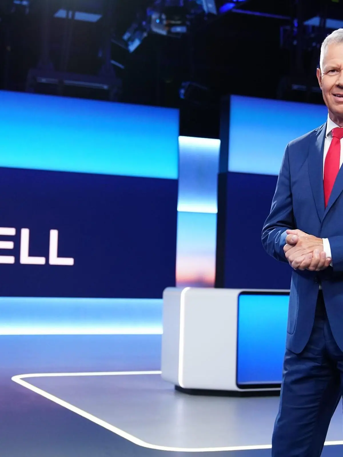 Moderator Peter Kloeppel. Ab dem 04.09.2022 geht 'RTL Aktuell' aus dem neuen Studio 1 im Sendezentrum von RTL Deutschland in Köln auf Sendung.

+++ Die Verwendung des sendungsbezogenen Materials ist nur mit dem Hinweis und Verlinkung auf RTL+ gestattet. +++