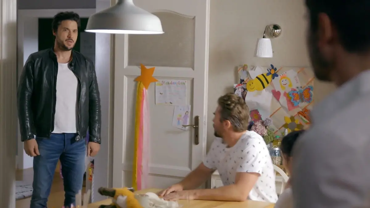 Jakob klärt seine Freunde über Roberts Tod auf „Unter uns“-Folge vom 05.09.22