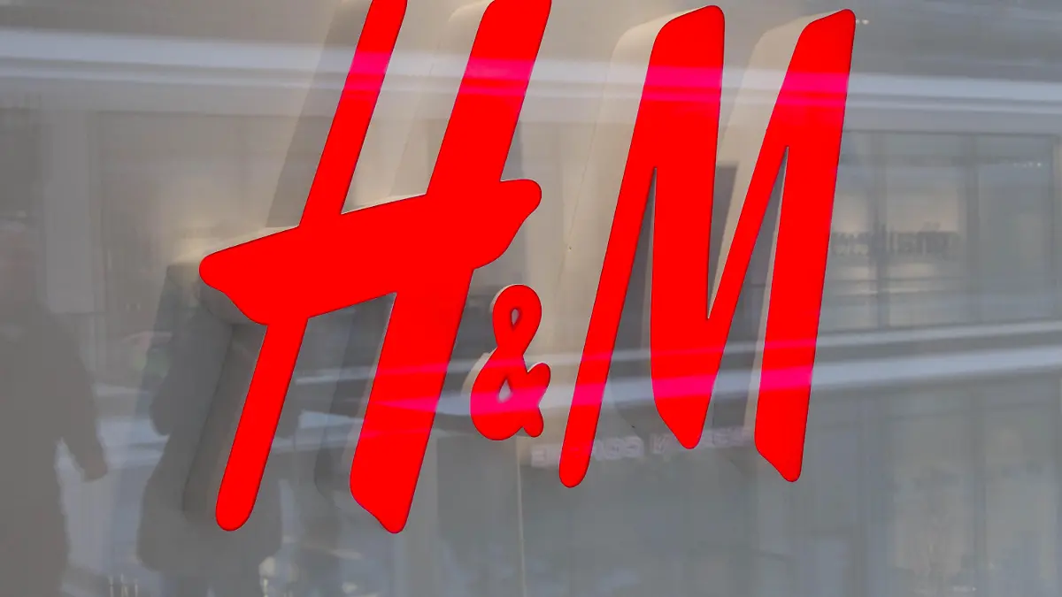 Berlin,25.09.14, JE -  H & M Logo. | Verwendung weltweit
