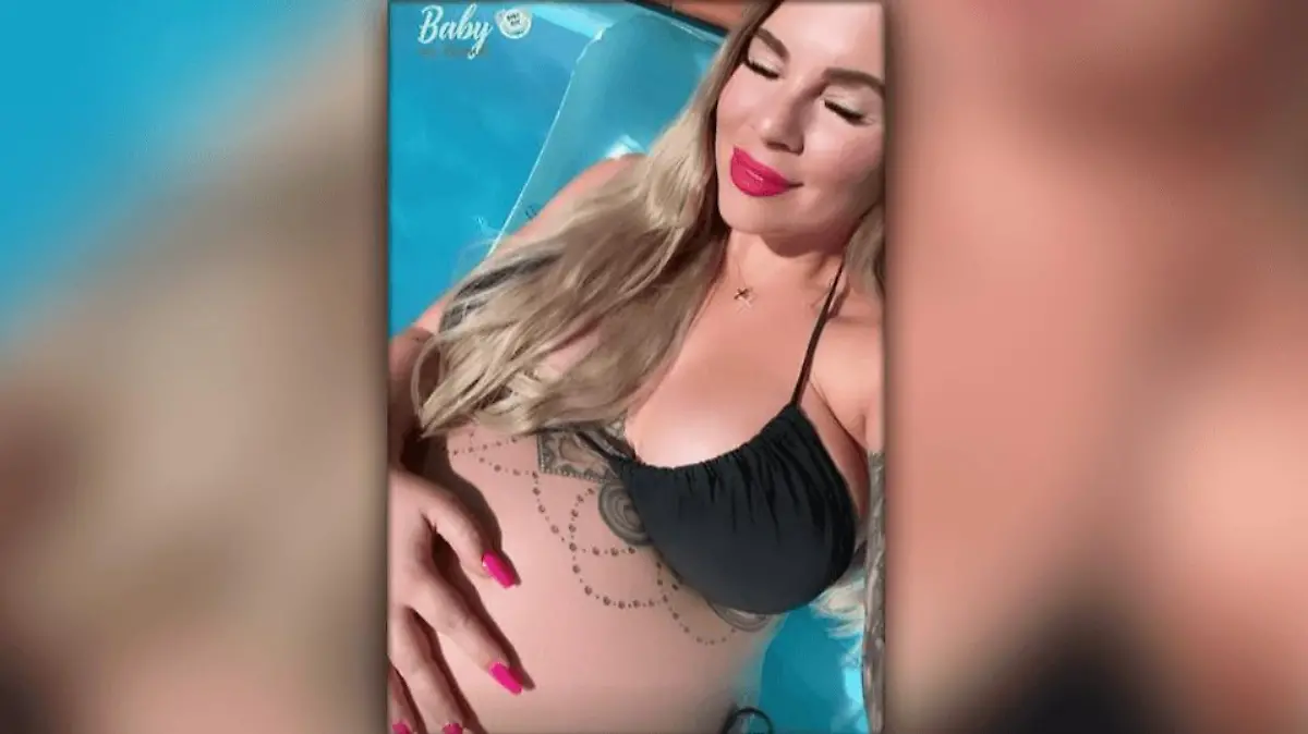 Jenny Frankhauser schiebt am Pool 'ne ruhige (Baby-)Kugel.