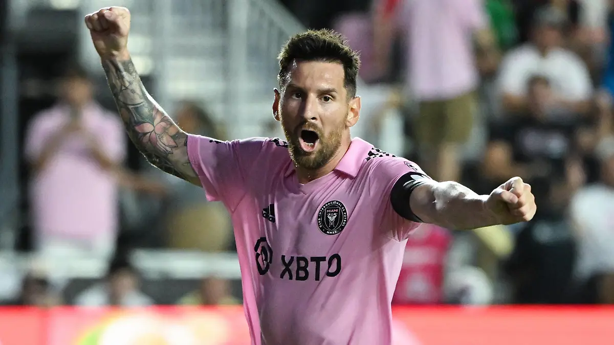 Lionel Messi of Inter Miami CF reacts after is assist of Robert Taylor s goal goal during the League s Cup match against against Atlanta United at DRV PNK Stadium on Tuesday, July 25, 2023 in Fort Lauderdale, Florida. PUBLICATIONxINxGERxSUIxAUTxHUNxONLY MIA20230725518A LARRYxMARANO