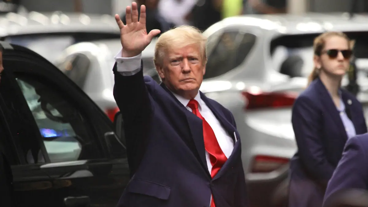  Former President of the United States of America Donald Trump leaves Trump Tower in New York. His residence at Mar-a-Lago was raided by the FBI in the state of Florida. Where: New York, United States When: 10 Aug 2022 Credit: Niyi Fote/TheNews2/Cover Images PUBLICATIONxNOTxINxUKxFRA Copyright: xNiyixFotex 51864801