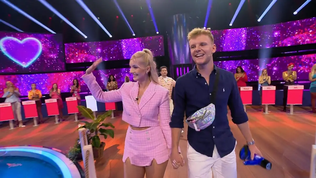So holt sich Vincent das Date mit Anika Take Me Out XXL: Eroberung geglückt!