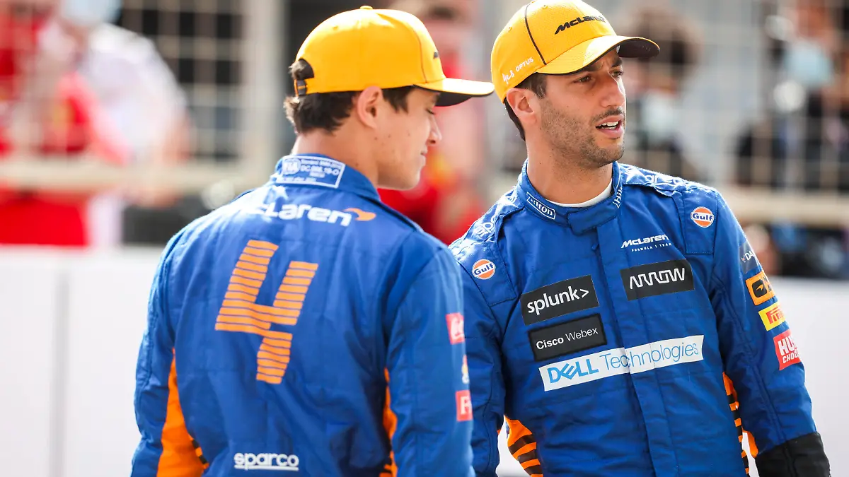  4 Lando Norris GBR, McLaren F1 Team, 3 Daniel Ricciardo AUS, McLaren F1 Team, F1 Pre-season Testing at Bahrain International Circuit on March 12, 2021 in Sakhir, Bahrain. Photo by HOCH ZWEI Sakhir Bahrain *** 4 Lando Norris GBR, McLaren F1 Team , 3 Daniel Ricciardo AUS, McLaren F1 Team , F1 Pre season Testing at Bahrain International Circuit on March 12, 2021 in Sakhir, Bahrain Photo by HOCH ZWEI Sakhir Bahrain