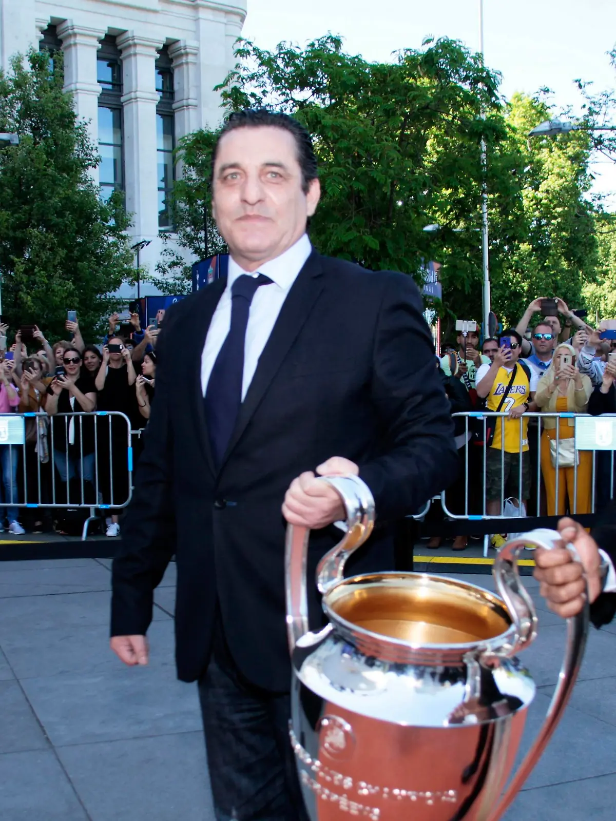 The Champions League Cup comes from former players Paulo Futre and Roberto Carlos Palacio de Comunicaciones Cibeles