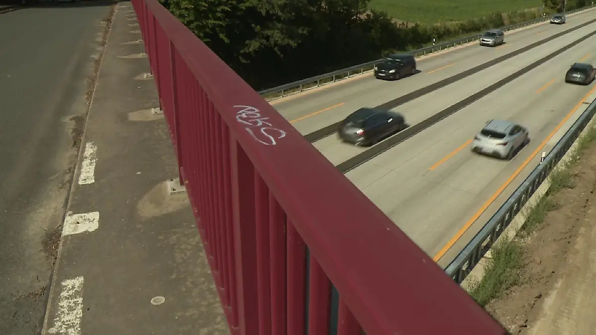 Autobahnbrücke