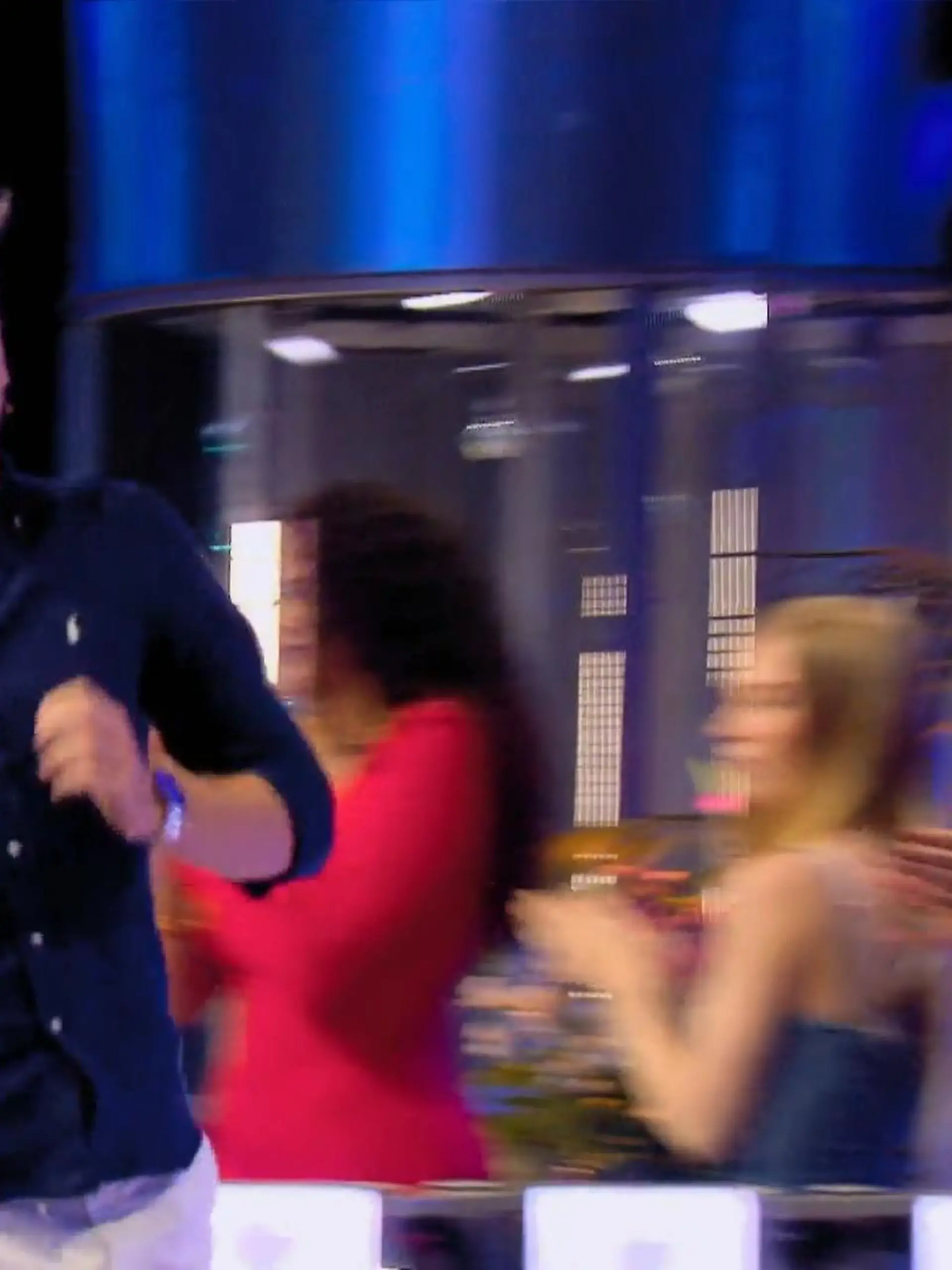 „Ich dachte, du rennst aus dem Studio“, platzt es aus Chris Tall heraus, nachdem Single-Mann Vincent in der zweiten XXL-Folge aus dem Aufzug sprintet.