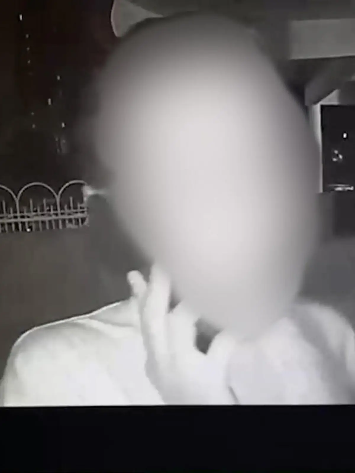 HANDOUT - 22.08.2022, Russland, ---: Screenshot aus einem Video von Russlands Inlandsgeheimdienst FSB soll die angebliche Mörderin der Kriegsbefürworterin Darja Dugina im Haus ihres mutmaßlichen Opfers zeigen. Der FSB hat ein Video veröffentlicht, das die angebliche Mörderin von Dugina zeigen soll. Mehrere aneinander geschnittene Aufnahmen in dem rund zwei Minuten langen Clip sollen zeigen, wie die Ukrainerin in Russland ankommt, das Haus ihres mutmaßlichen Opfers betritt und dann nach der Tat das Land wieder verlässt. Zuvor hatte der FSB bereits erklärt, dass der Mordanschlag auf die Tochter des bekannten rechtsnationalistischen Ideologen Dugin von ukrainischen Geheimdiensten geplant worden sei. (zu dpa "Russlands Geheimdienst zeigt Video von angeblicher Dugina-Mörderin") Foto: ---/FSB/dpa - ACHTUNG: Nur zur redaktionellen Verwendung im Zusammenhang mit der aktuellen Berichterstattung und nur mit vollständiger Nennung des vorstehenden Credits. Person gepixelt. +++ dpa-Bildfunk +++