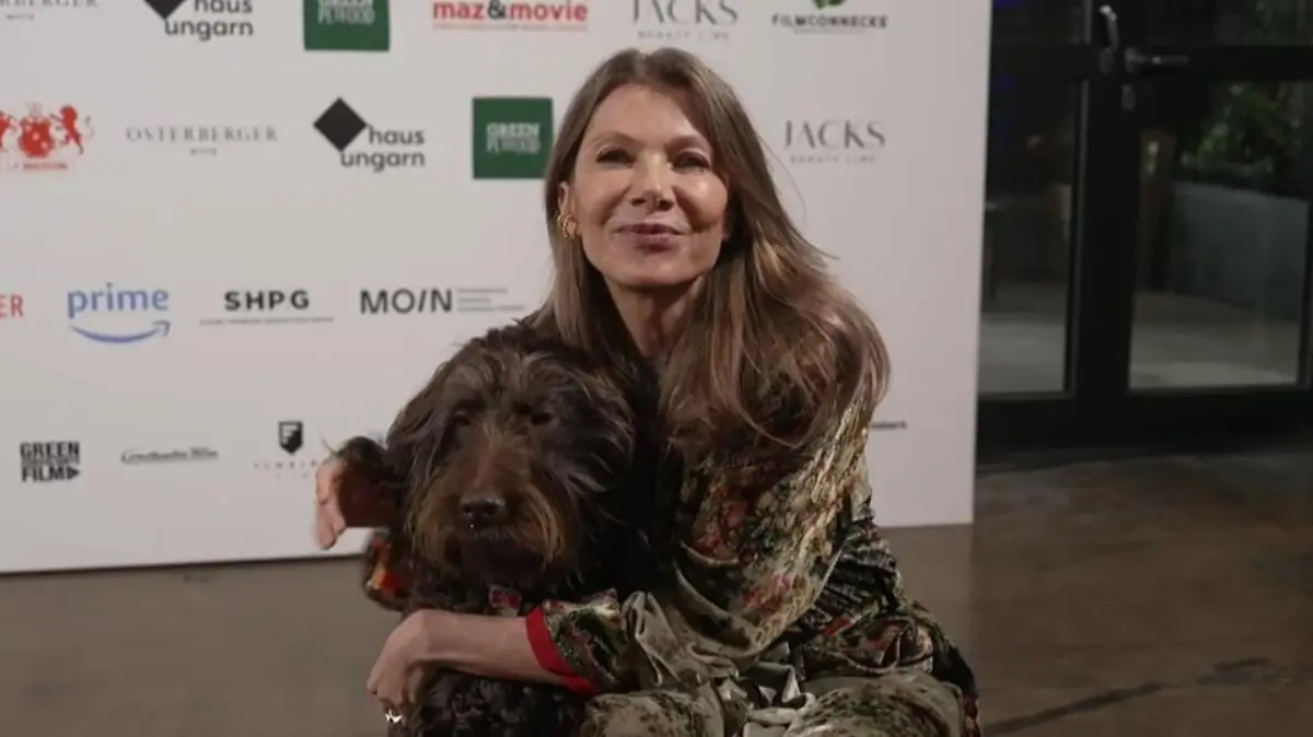 Ursula Karven mit ihrem Hund Marley