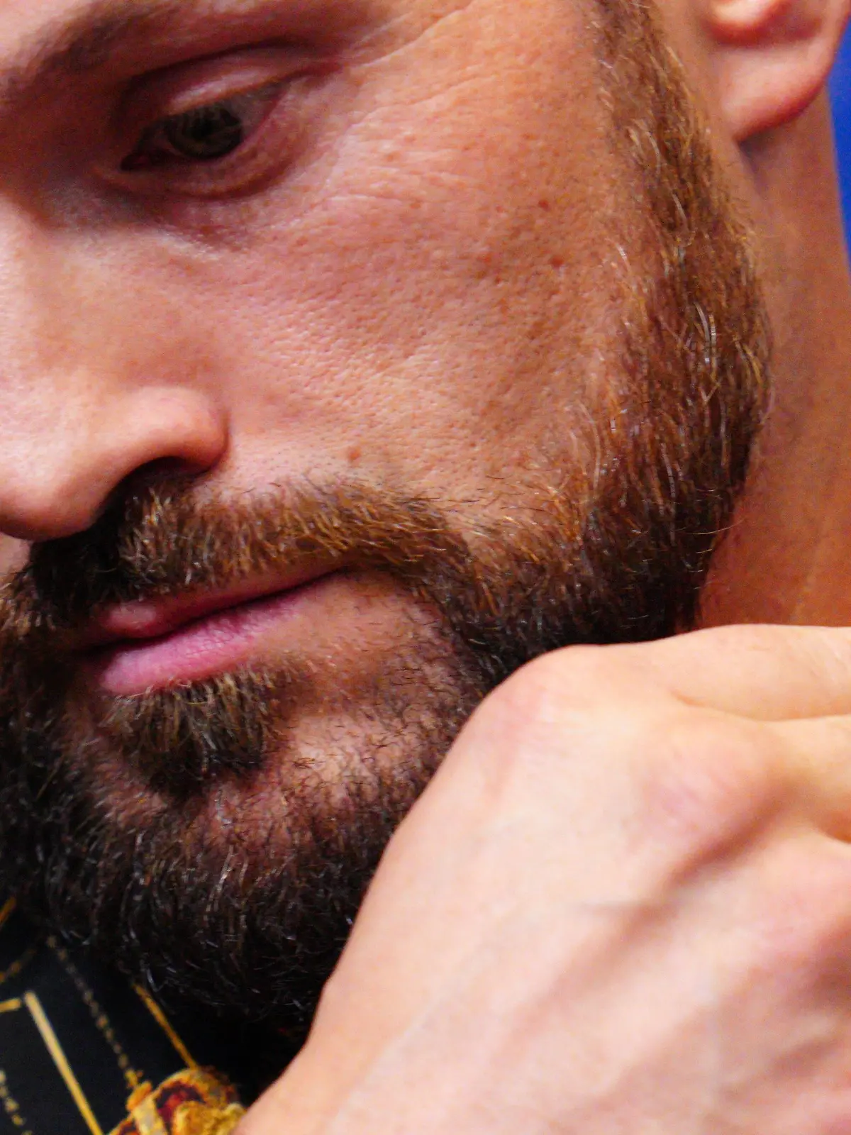 Mandatory Credit: Photo by Javier Garcia/Shutterstock 12901495ah Tyson Fury with his WBC champion ring during his pre-fight press conference, PK, Pressekonferenz Tyson Fury v Dillian Whyte, WBC Heavyweight Championship, Press Conference, Boxing, Wembley Stadium, London, UK - 20 Apr 2022 Tyson Fury v Dillian Whyte, WBC Heavyweight Championship, Press Conference, Boxing, Wembley Stadium, London, UK - 20 Apr 2022 PUBLICATIONxINxGERxSUIxAUTXHUNxGRExMLTxCYPxROMxBULxUAExKSAxONLY Copyright: xJavierxGarcia/Shutterstockx 12901495ah 