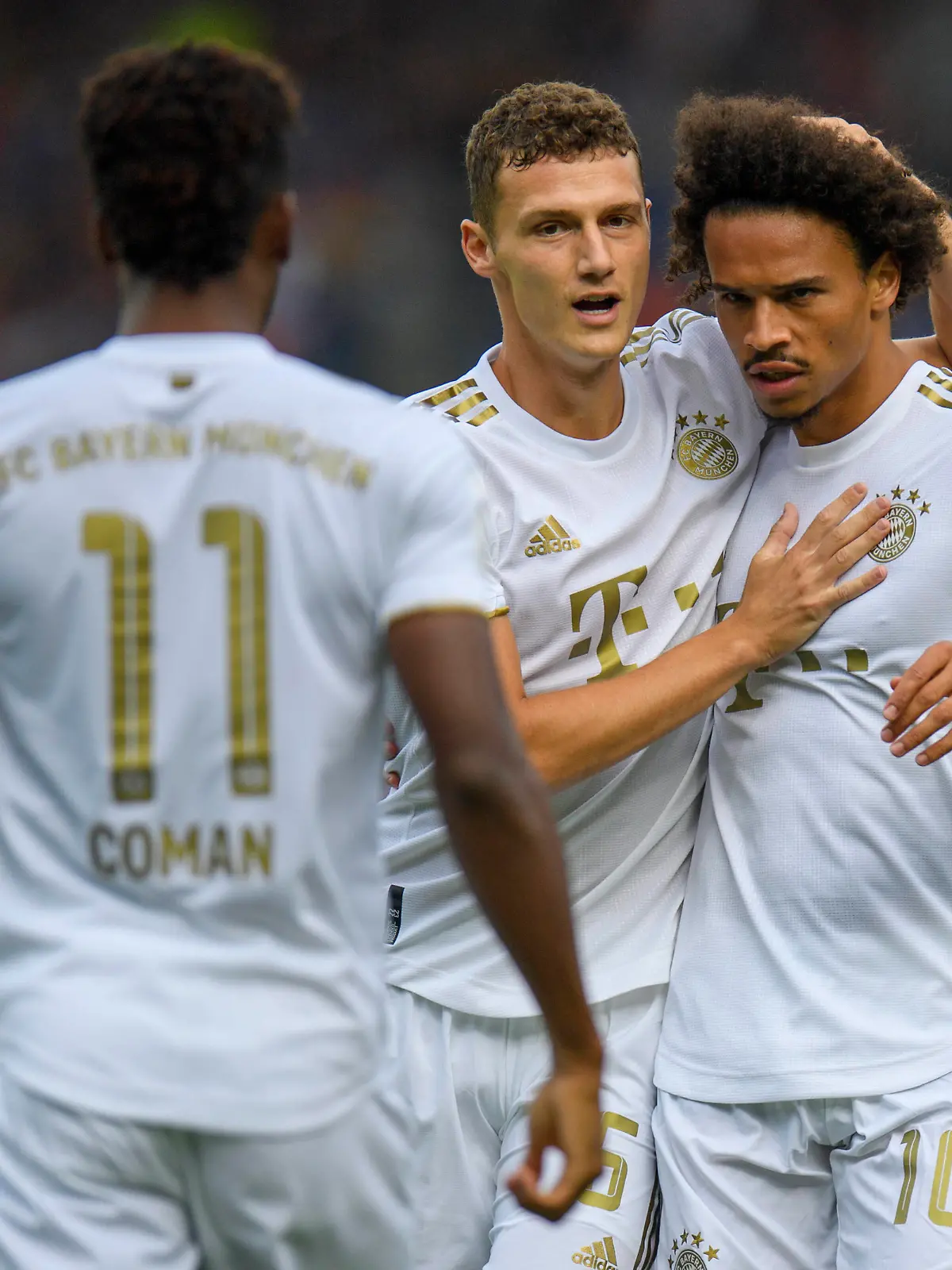  Fußball: 1. Bundesliga, Saison 2022/2023, 3. Spieltag, VfL Bochum - FC Bayern München am 21.08.2022 im Vonovia Ruhrstadion in Bochum Nordrhein-Westfalen. Tor zum 0:1, Torjubel, Jubel, Freude von Bayern s Leroy Sane mit Bayern s Kingsley Coman und Bayern s Benjamin Pavard DFL REGULATIONS PROHIBIT ANY USE OF PHOTOGRAPHS AS IMAGE SEQUENCES AND/OR QUASI-VIDEO. *** Soccer 1 Bundesliga, season 2022 2023, 3 matchday, VfL Bochum FC Bayern Munich on 21 08 2022 at Vonovia Ruhrstadion in Bochum North Rhine Westphalia goal to 0 1, goal celebration, cheering, joy of Bayern s Leroy Sane with Bayern s Kingsley Coman and Bayern s Benjamin Pavard DFL REGULATIONS PROHIBIT ANY USE OF PHOTOGRAPHS AS IMAGE SEQUENCES AND OR QUASI VIDEO Copyright: xNeundorf/Kirchner-Mediax