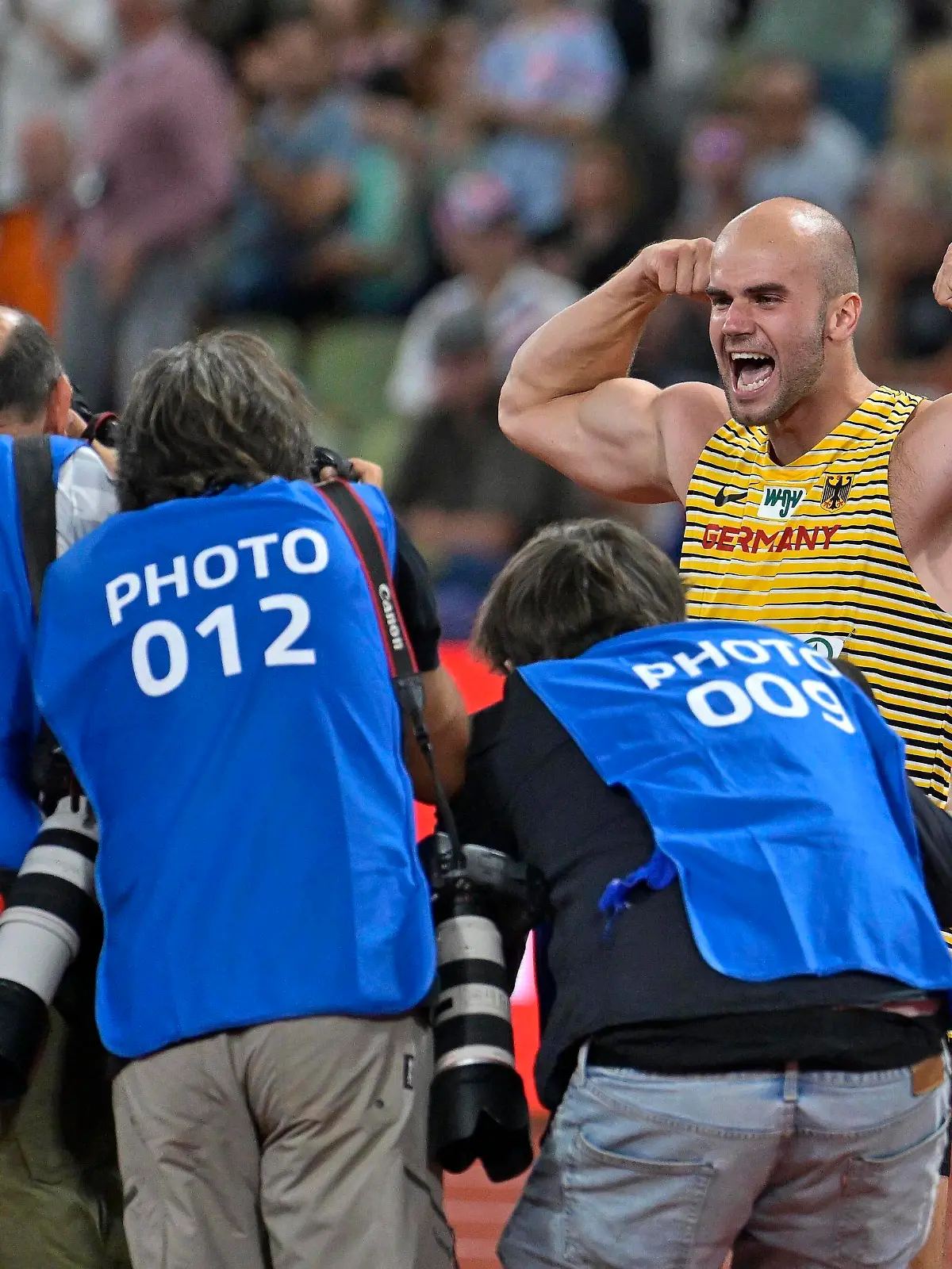  21.08.2022, European Championchips München 2022, Speerwurf der Männer, Julian Weber GER feiert sein gold bei der Europameisterschaft *** 21 08 2022, European Championchips Munich 2022, mens javelin throw, Julian Weber GER celebrates his gold at the European Championships