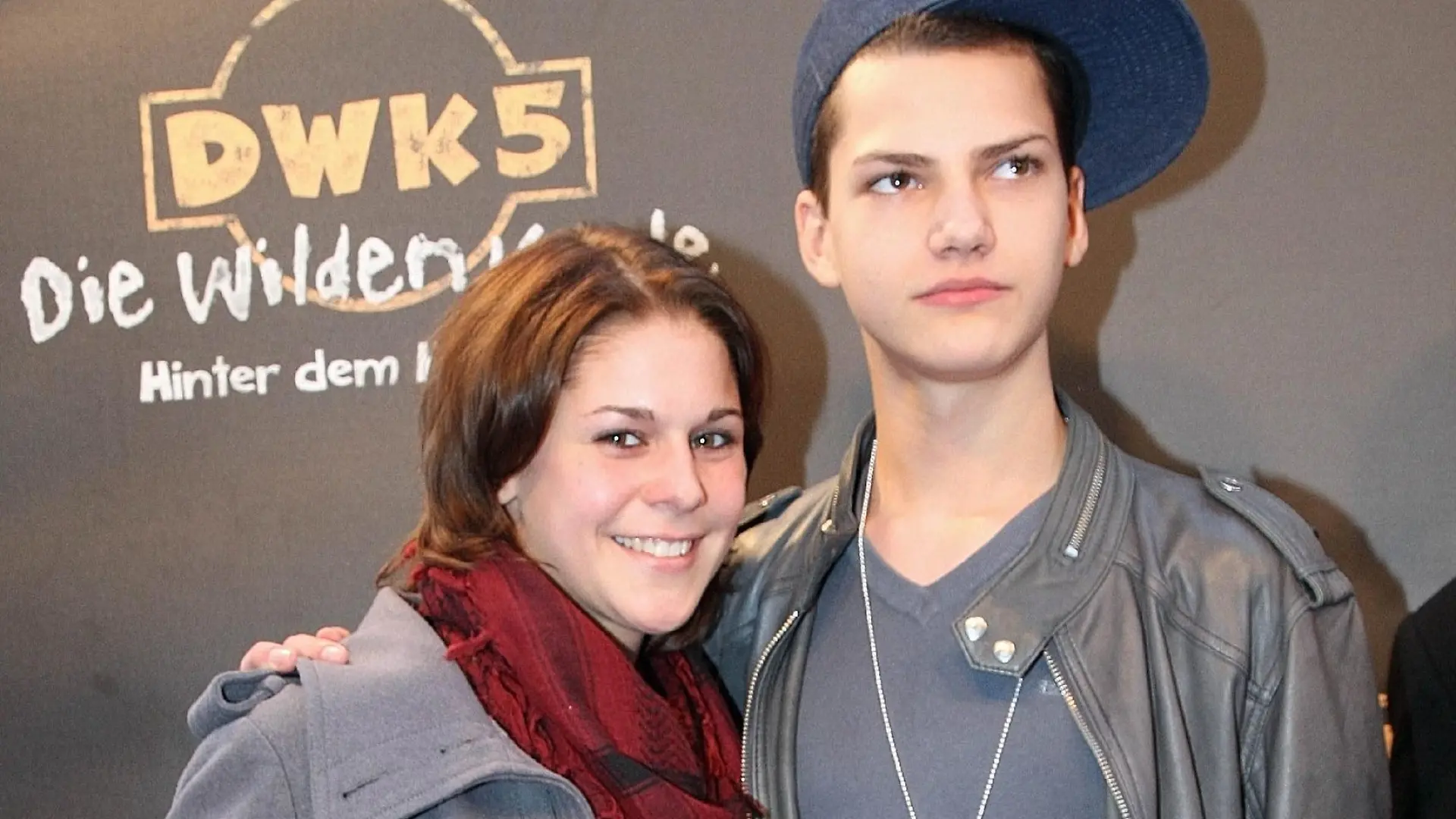 Die Schauspieler Jimi Blue Ochsenknecht und Sarah Kim Gries kommen am Sonntag (17.02.2008) zu ihrer Filmpremiere " Die wilden Kerle 5" ins MaxX Kino in München. Im fünften Teil des frechen Fußball-Abenteuers spielen beide ein Liebespaar. Am 21.Februar kommt der Streifen in die Kinos. Foto: Ursula Düren dpa/lby +++(c) dpa - Bildfunk+++