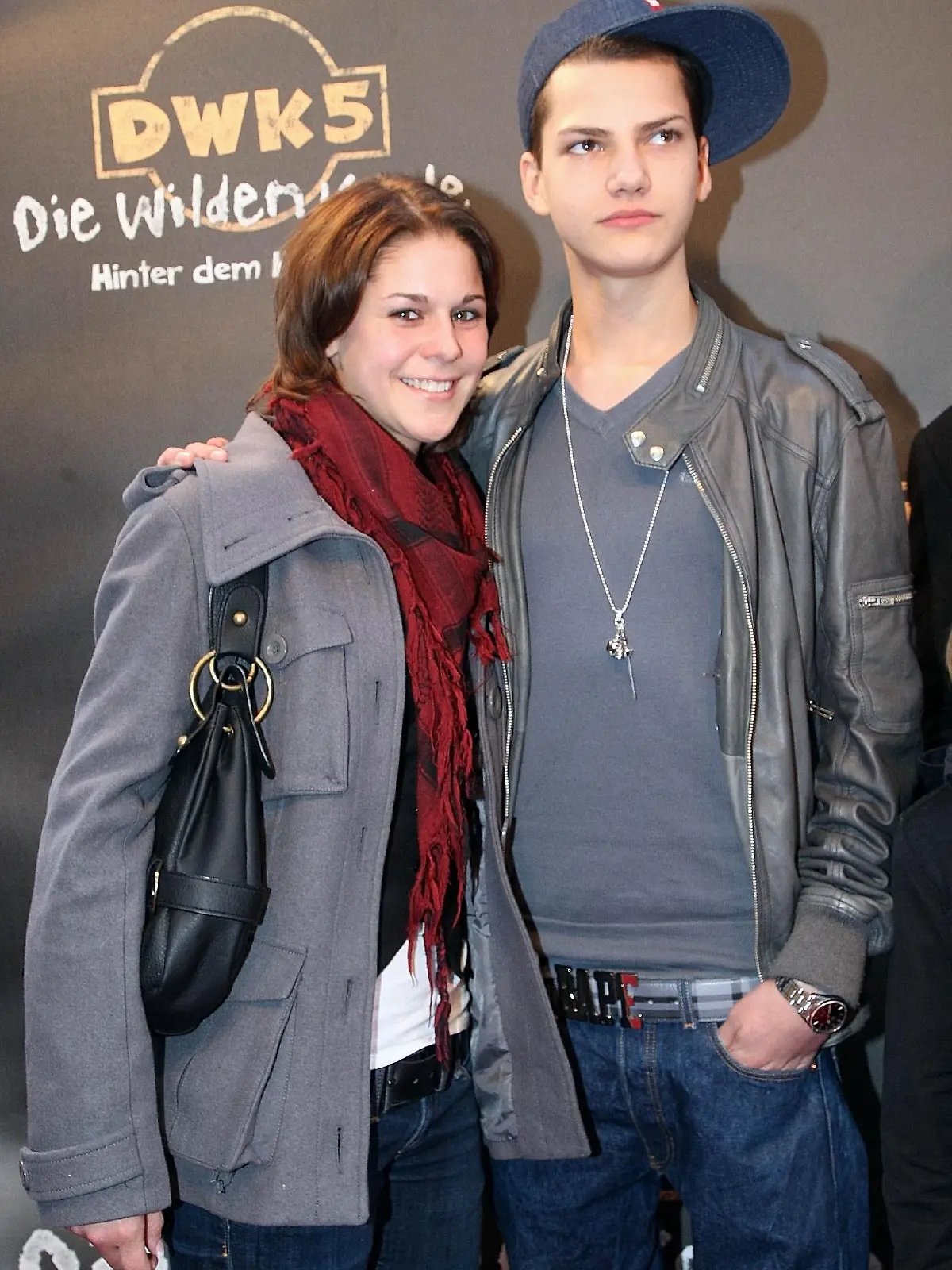 Die Schauspieler Jimi Blue Ochsenknecht und Sarah Kim Gries kommen am Sonntag (17.02.2008) zu ihrer Filmpremiere " Die wilden Kerle 5" ins MaxX Kino in München. Im fünften Teil des frechen Fußball-Abenteuers spielen beide ein Liebespaar. Am 21.Februar kommt der Streifen in die Kinos. Foto: Ursula Düren dpa/lby +++(c) dpa - Bildfunk+++