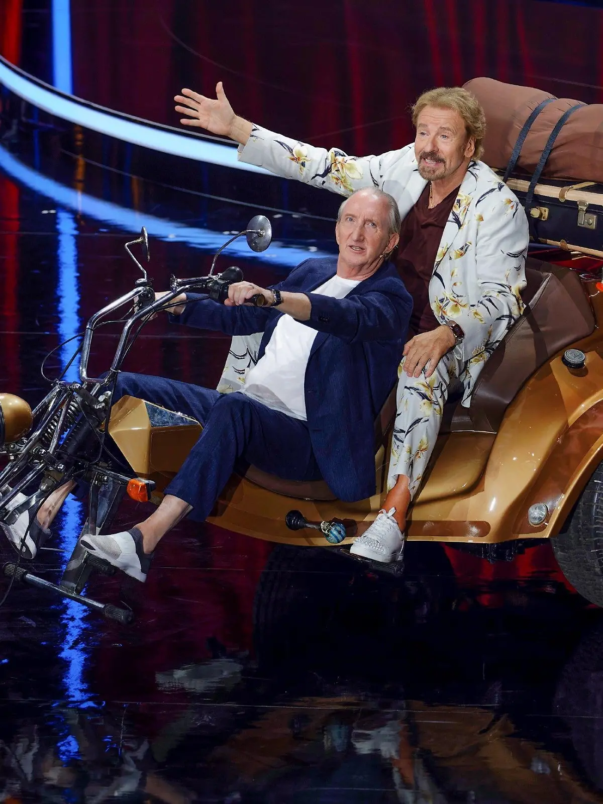 Mike Krüger (l.) und Thomas Gottschalk

Die Verwendung des sendungsbezogenen Materials ist nur mit dem Hinweis und Verlinkung auf RTL+ gestattet.