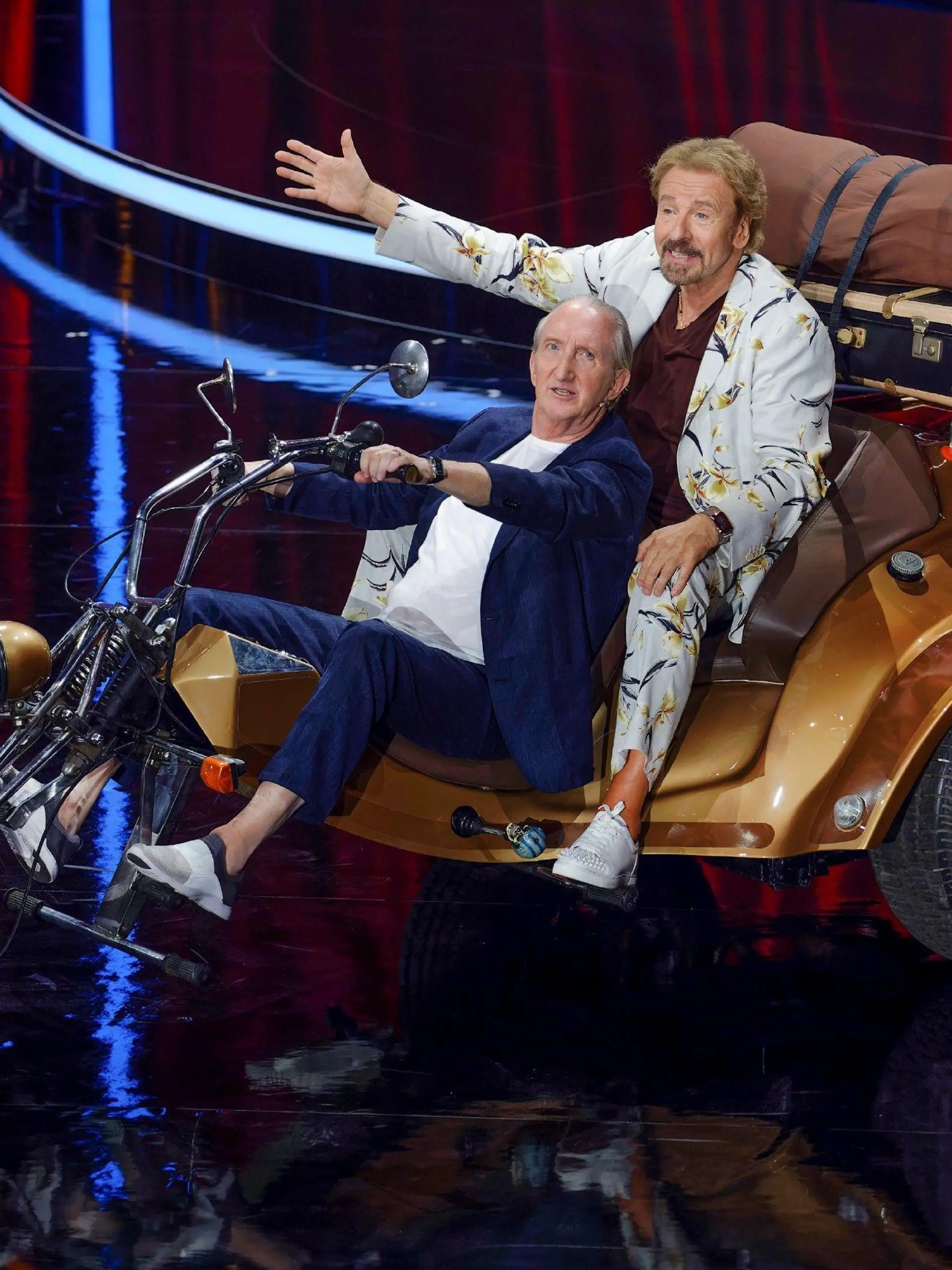 Mike Krüger (l.) und Thomas Gottschalk

Die Verwendung des sendungsbezogenen Materials ist nur mit dem Hinweis und Verlinkung auf RTL+ gestattet.