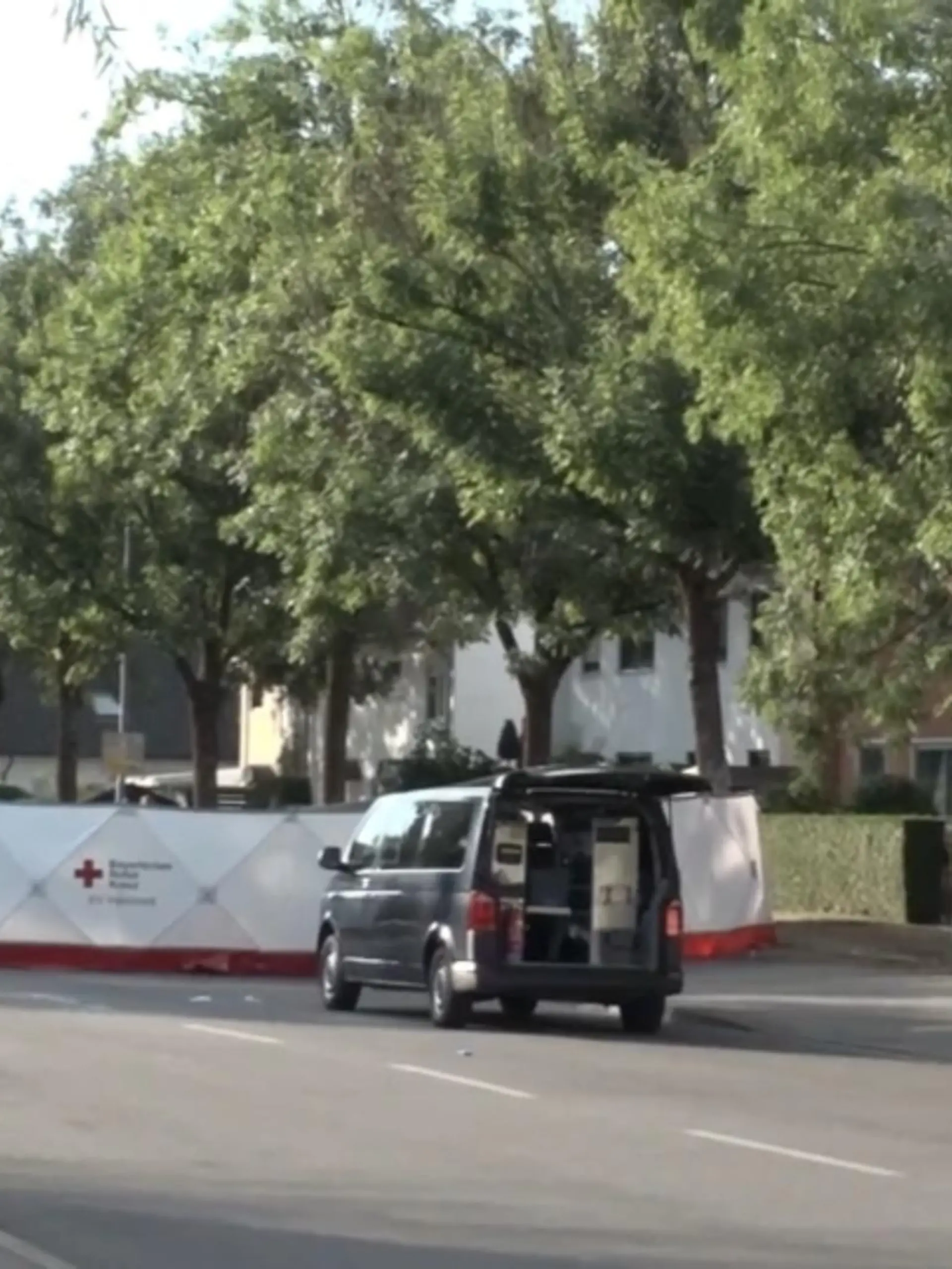 Im bayerischen Ingolstadt steht eine 23-Jährige unter Verdacht, gemeinsam mit einem Komplizen eine Frau umgebracht zu haben, die ihr ähnlich sieht. Sie soll dem Verdacht nach ihren eigenen  Tod inszeniert haben, um ein neues Leben zu starten. Mehr zu diesem mysteriösen Kriminalfall erfahren Sie im Video.