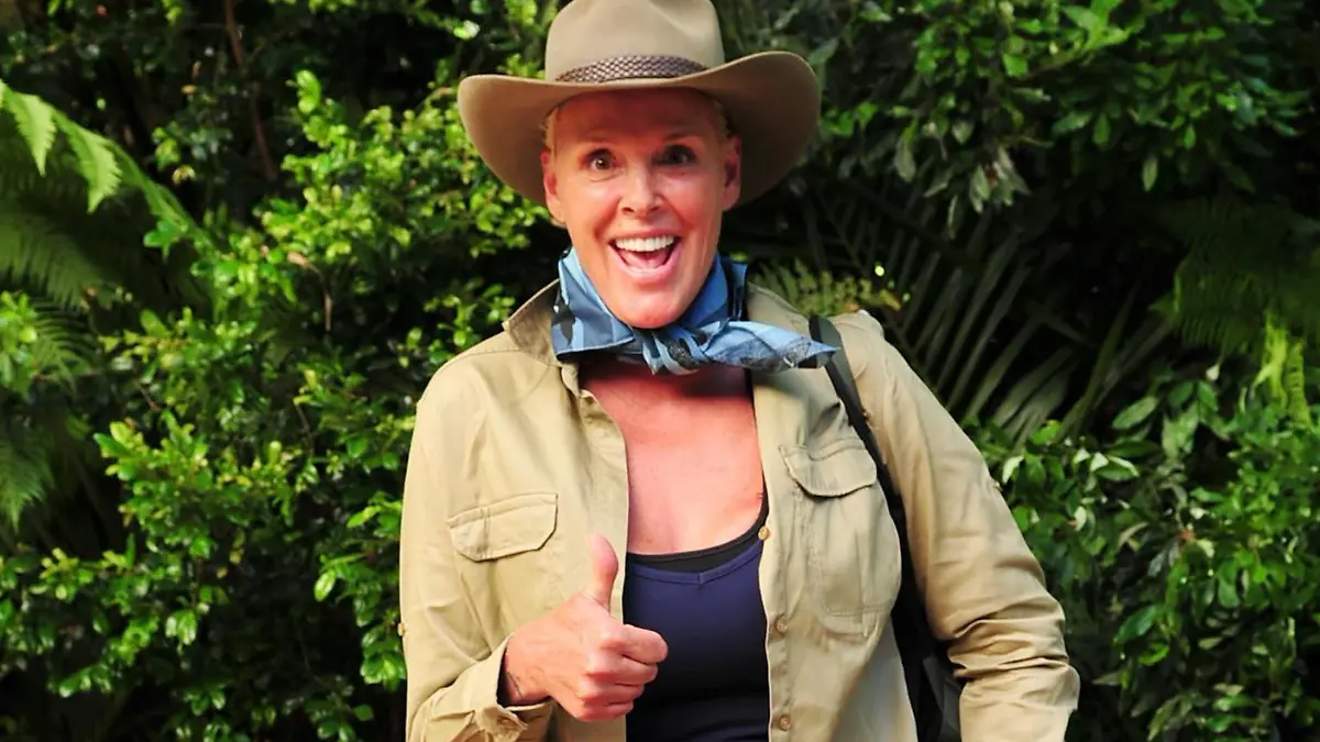 ACHTUNG: SPERRFRIST FÜR ALLE MEDIEN BIS ZUM SENDUNGSENDE, SAMSTAG, 16. JANUAR 2016, 00.20 UHR !!! Hollywood-Star Brigitte Nielsen (52) kurz vor dem Marsch in den Dschungel. Verwendung der Bilder für Online-Medien ausschließlich mit folgender Verlinkung:'Alle Infos zu 'Ich bin ein Star - Holt mich hier raus!' im Special bei RTL.de: www.rtl.de/cms/sendungen/ich-bin-ein-star.html