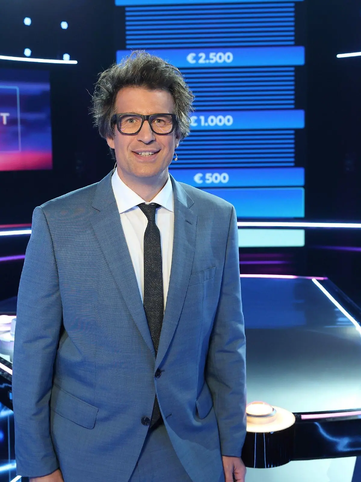 Moderator Daniel Hartwich

Die Verwendung des sendungsbezogenen Materials ist nur mit dem Hinweis und Verlinkung auf RTL+ gestattet.