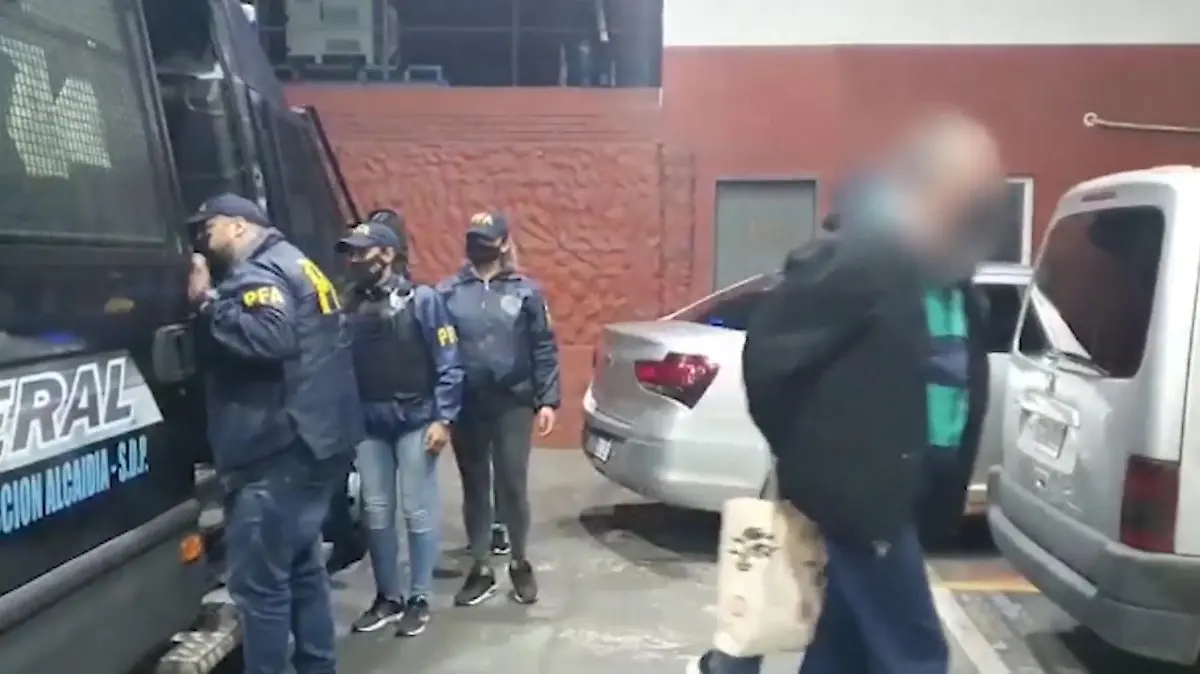 Die Polizei nahm 24 Menschen fest.