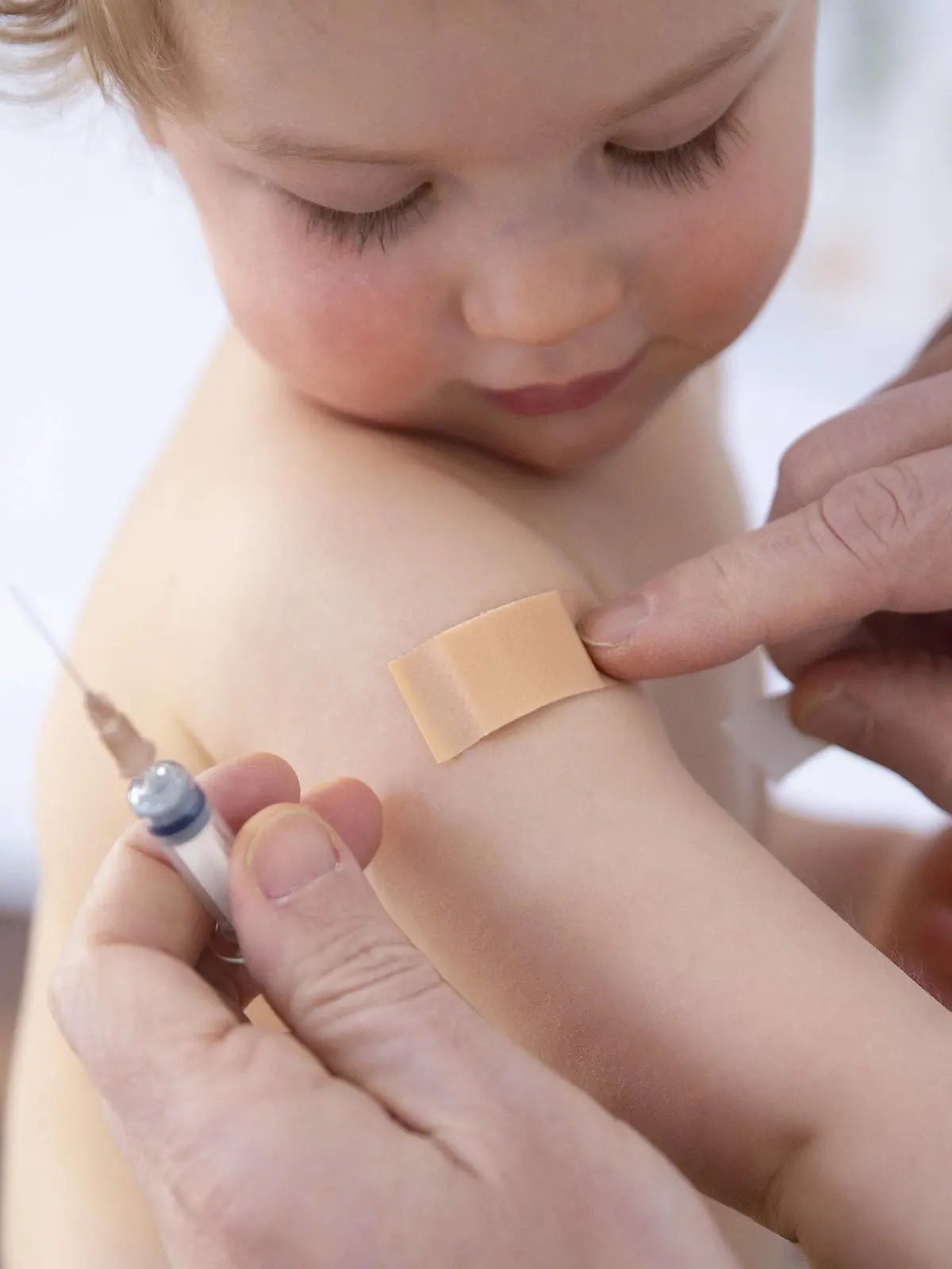 Thema: Impfung von Kindern. Bonn Deutschland *** Topic Vaccination of children Bonn Germany Copyright: xUtexGrabowsky/photothek.netx 