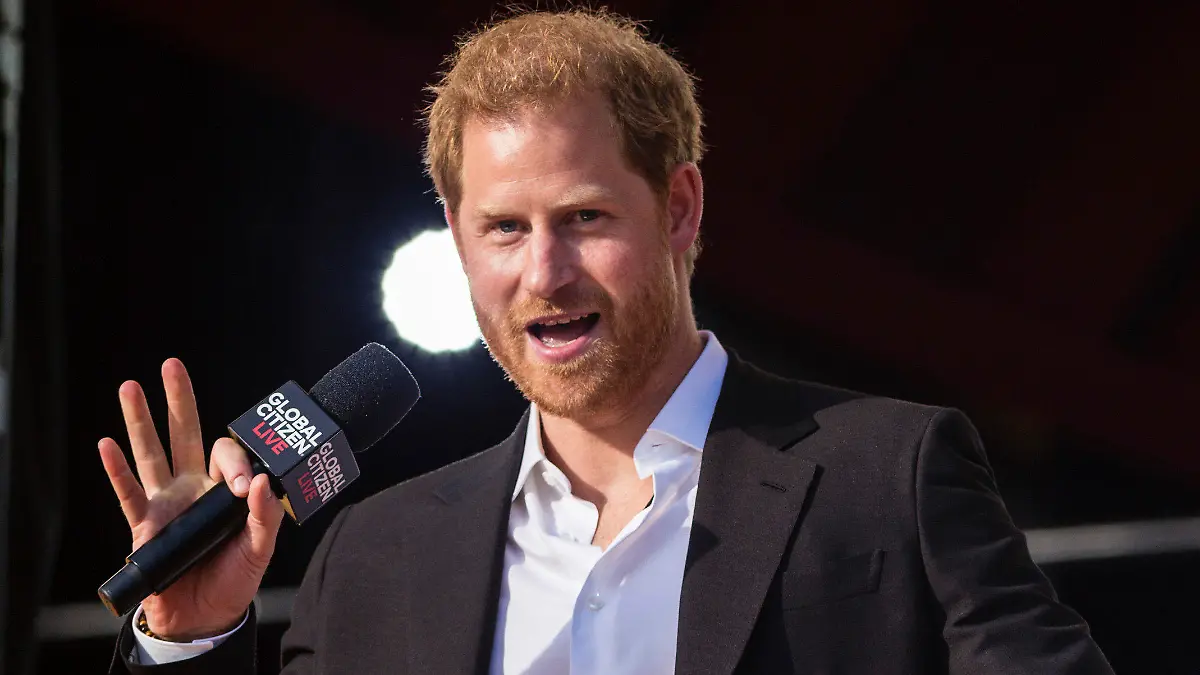 ARCHIV - 26.09.2021, USA, New York: Prinz Harry, Herzog von Sussex, spricht während des Global Citizen Festivals in New York. Prinz Harry hat zu einem verstärkten Kampf gegen Falschinformationen in sozialen Medien aufgerufen. (zu dpa: "Prinz Harry: Desinformation in sozialen Medien betrifft uns alle") Foto: Stefan Jeremiah/FR171756 AP/dpa +++ dpa-Bildfunk +++