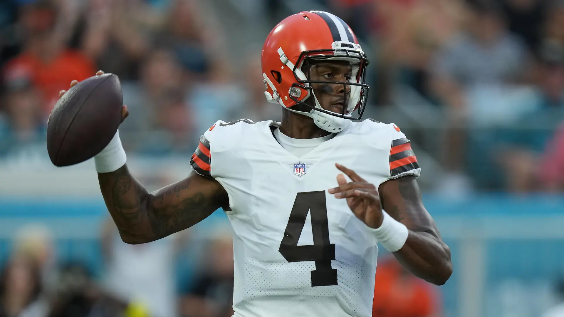 August 12, 2022, Jacksonville, Florida, USA: Cleveland Browns quarterback Deshaun Watson 4 makes a pass attempt in the first quarter during the game between the Cleveland Browns and the Jacksonville Jaguars, Friday, Aug 12, 2022 at TIAA Bank Field in Jacksonville, FL. Jacksonville USA - ZUMAj102 20220812_zap_j102_013 Copyright: xPeterxJoneleitx