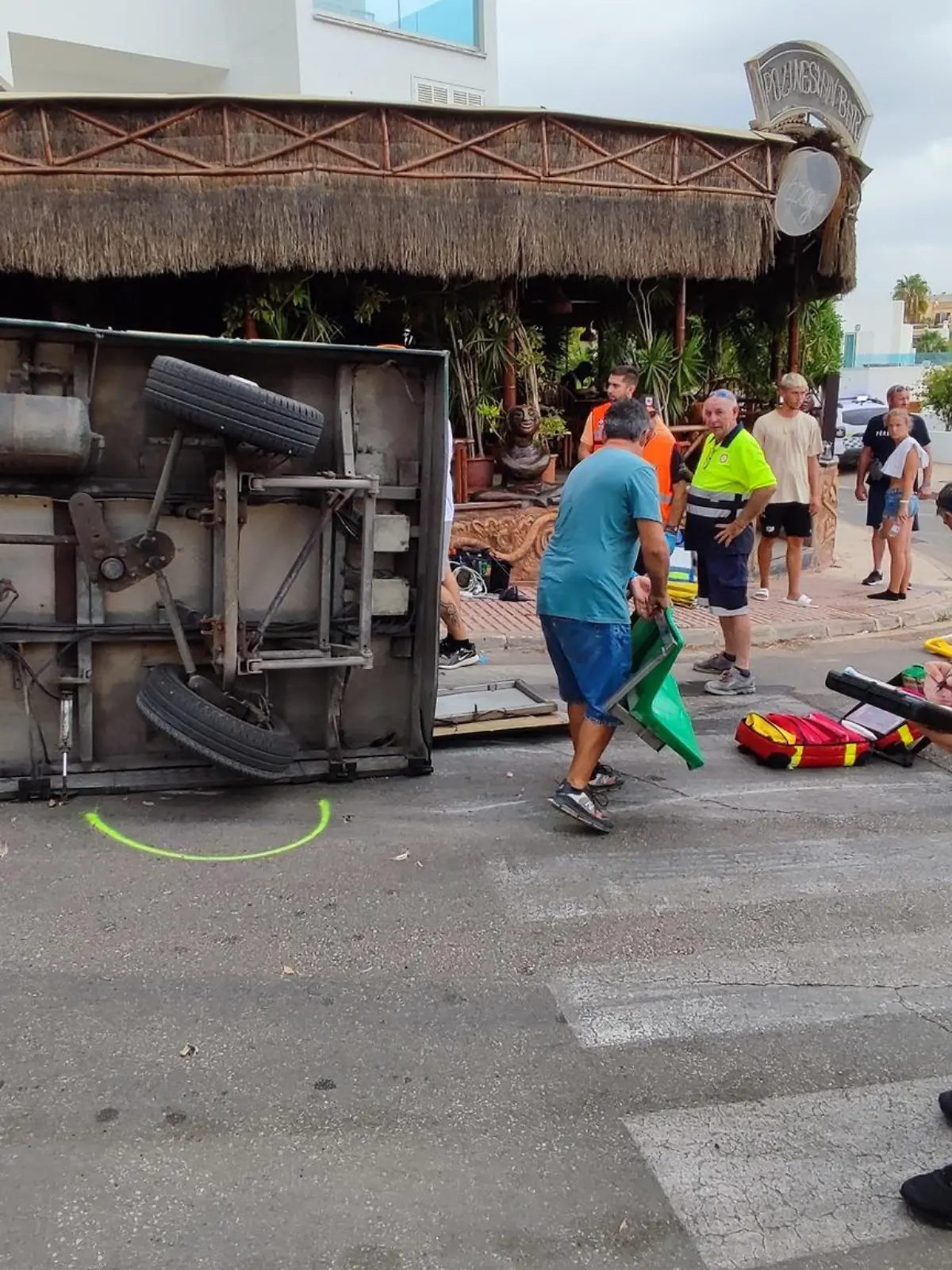 Auf Mallorca stürzte ein Waggons eines Touristenzuges um.