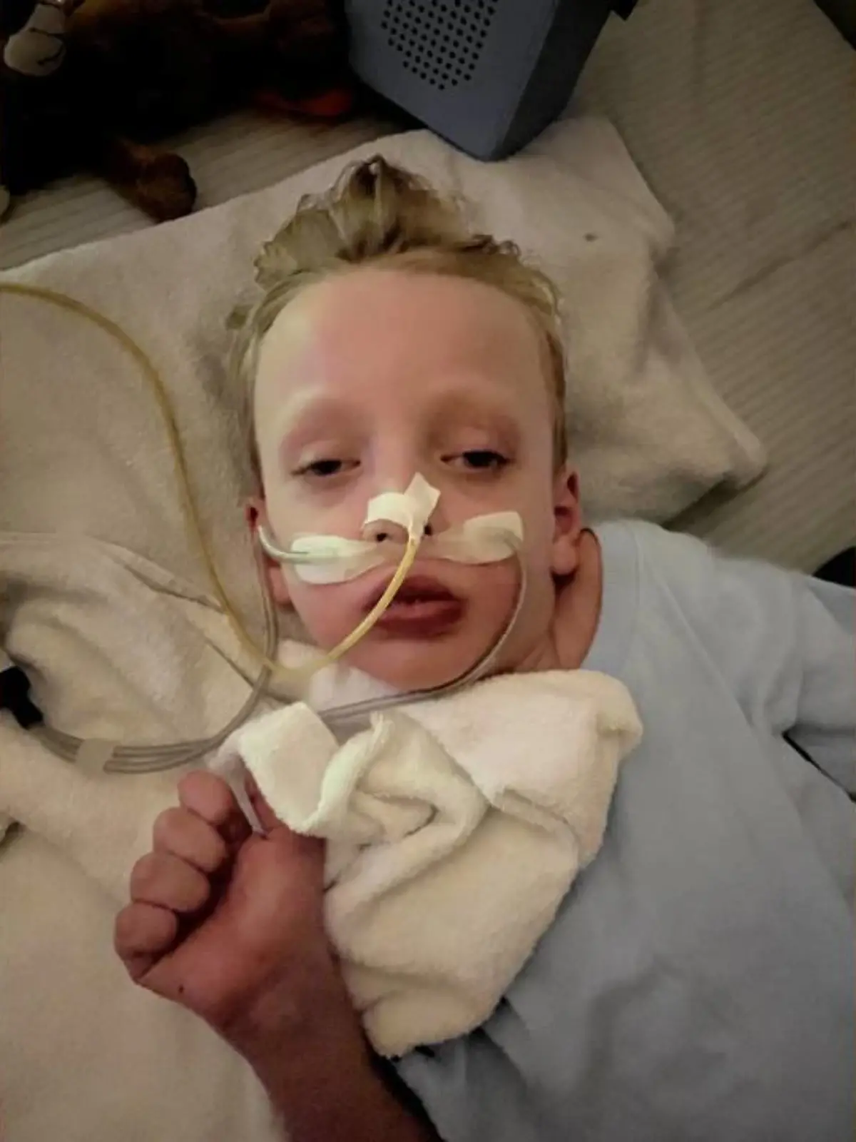 Viktoria Zettel beschreibt ihren Sohn Finn als liebevoll, offen, freundlich und tapfer. Was ihr Kind momentan mitbekommt, lässt sich nur raten - seit Januar befindet sich der Siebenjährige im Wachkoma.