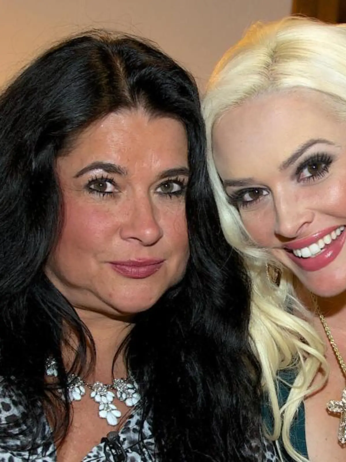 Daniela Katzenberge und Iris Klein