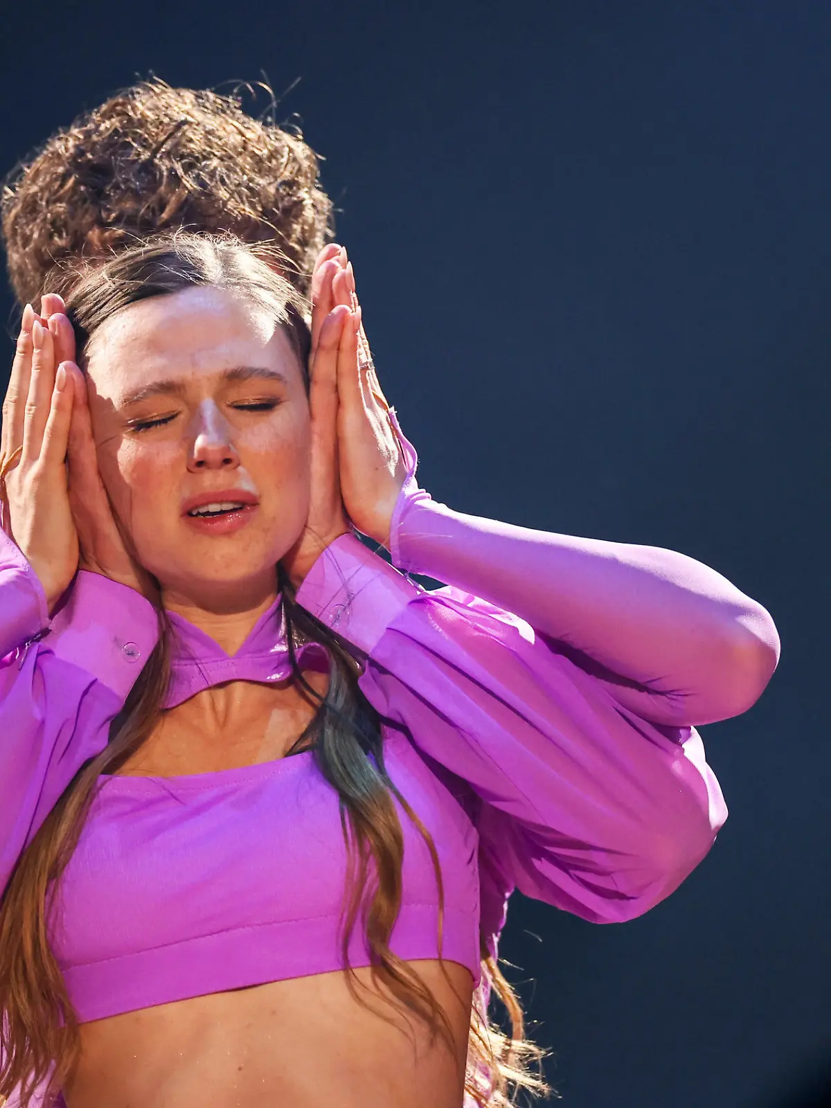 19.04.2024, Nordrhein-Westfalen, Köln: Ann-Kathrin Bendixen, Influencerin, und Valentin Lusin, Profitänzer, tanzen in der RTL-Tanzshow ·Let's Dance· im Coloneum. Foto: Rolf Vennenbernd/dpa +++ dpa-Bildfunk +++