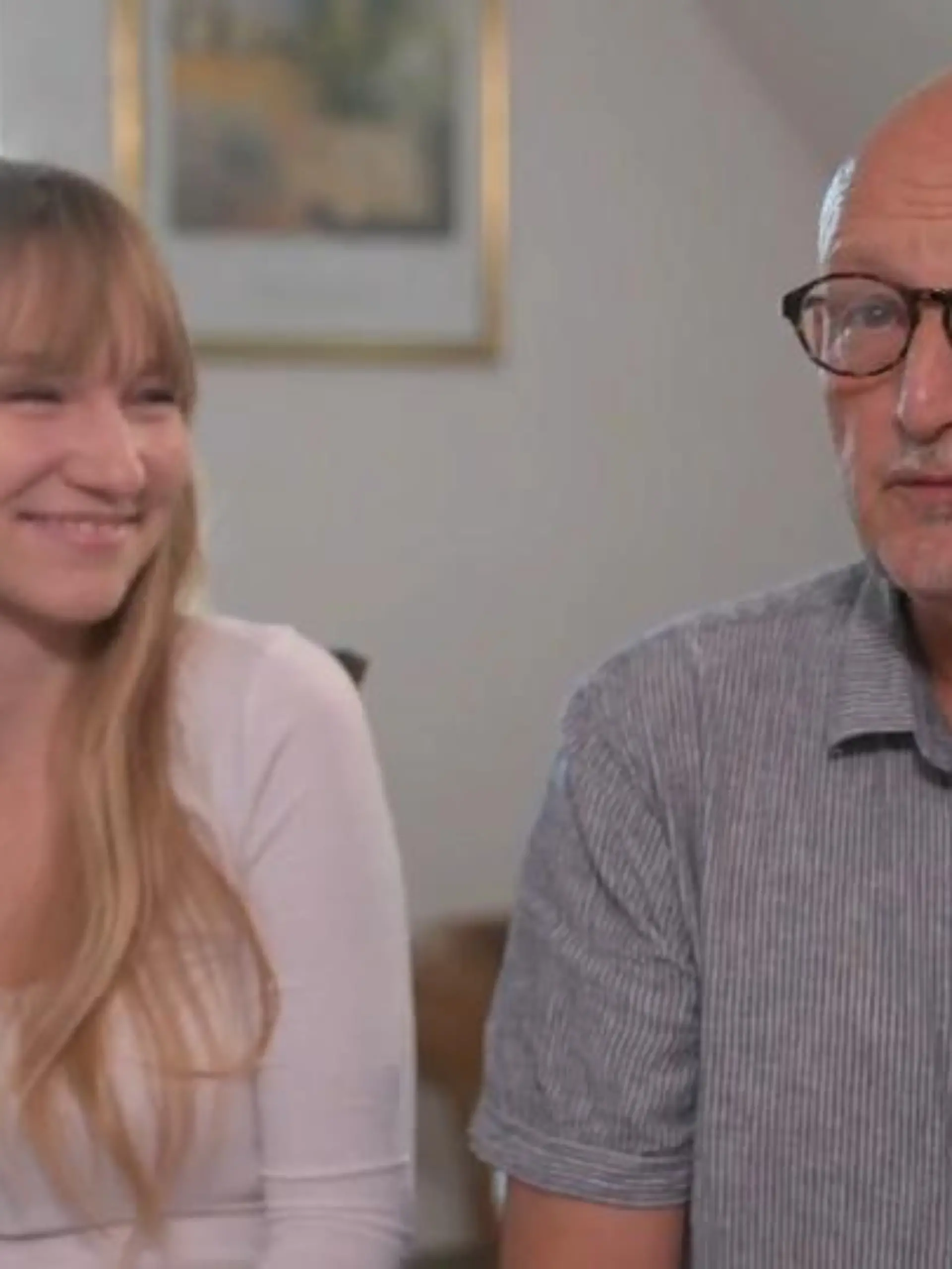 Bild zu: "Henry und Mileen sind verheiratet – obwohl er ihr Vater sein k.önnte."