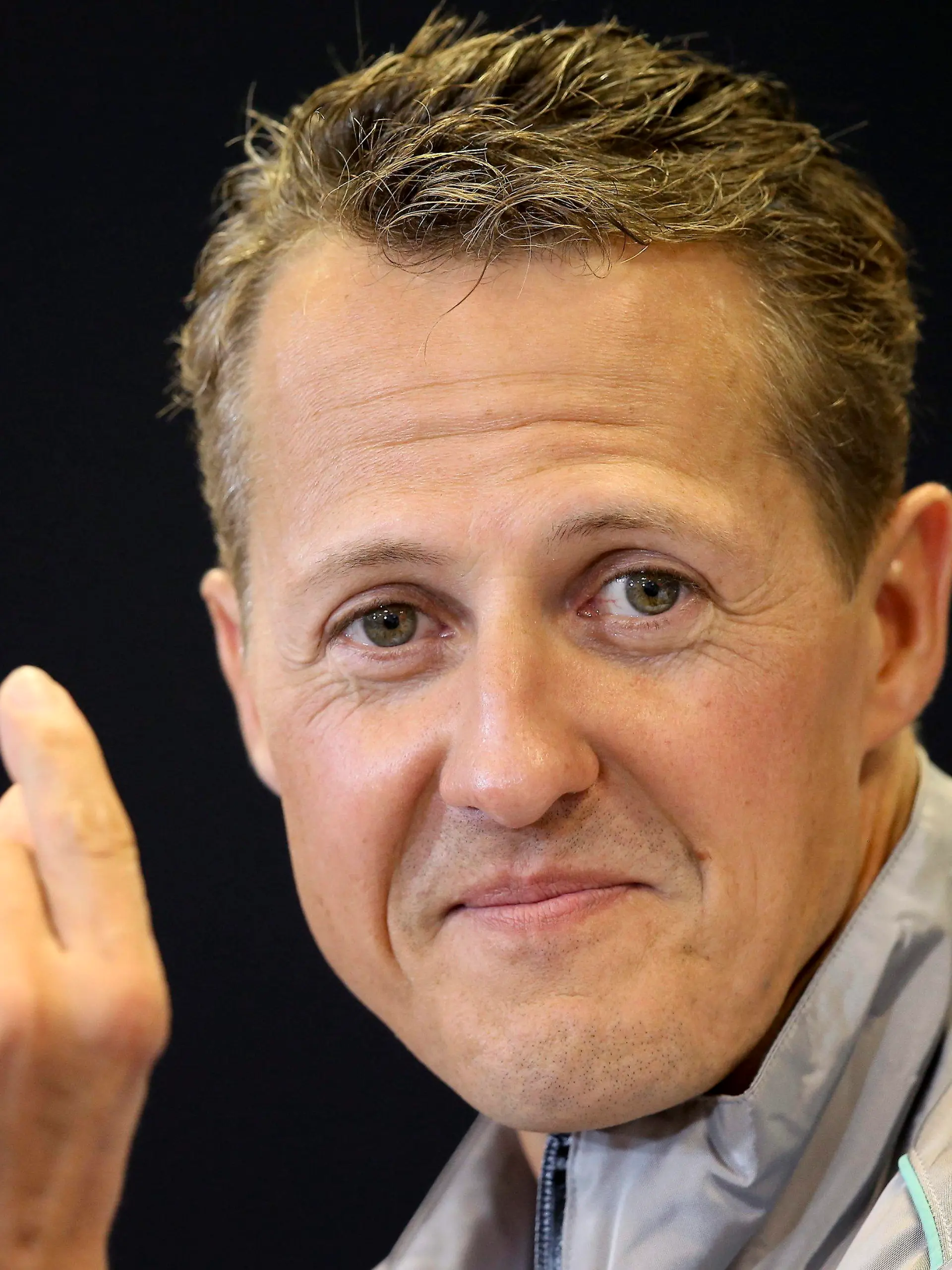 ARCHIV - Michael Schumacher spricht am 30.08.2012 auf einer Pressekonferenz in Spa-Francorchamps, Belgien. Michael Schumacher stürzt sich ins Leben nach der Formel 1. Mehr Zeit für die Familie und für Sprünge aus den Wolken, darauf freut sich der Rekordchampion vor seinem 44. Geburtstag. EPA/VALDRIN XHEMAJ (zu dpa-Korr: «Schumacher im Unruhestand: Schon wieder «schwer verplant» für 2013» vom 02.01.2012)  +++(c) dpa - Bildfunk+++