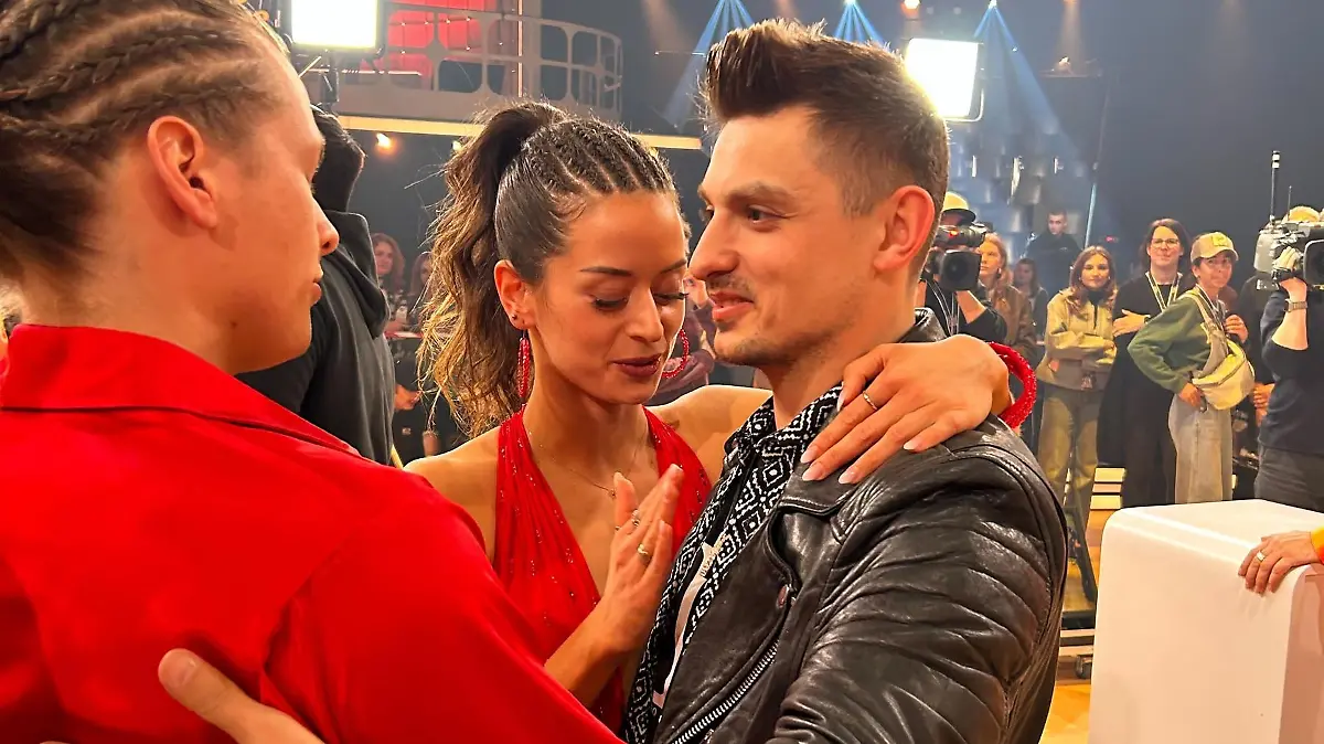 Gabriel Kelly, Malika Dzumaev und Zsolt Sándor Cseke auf dem Parkett.
