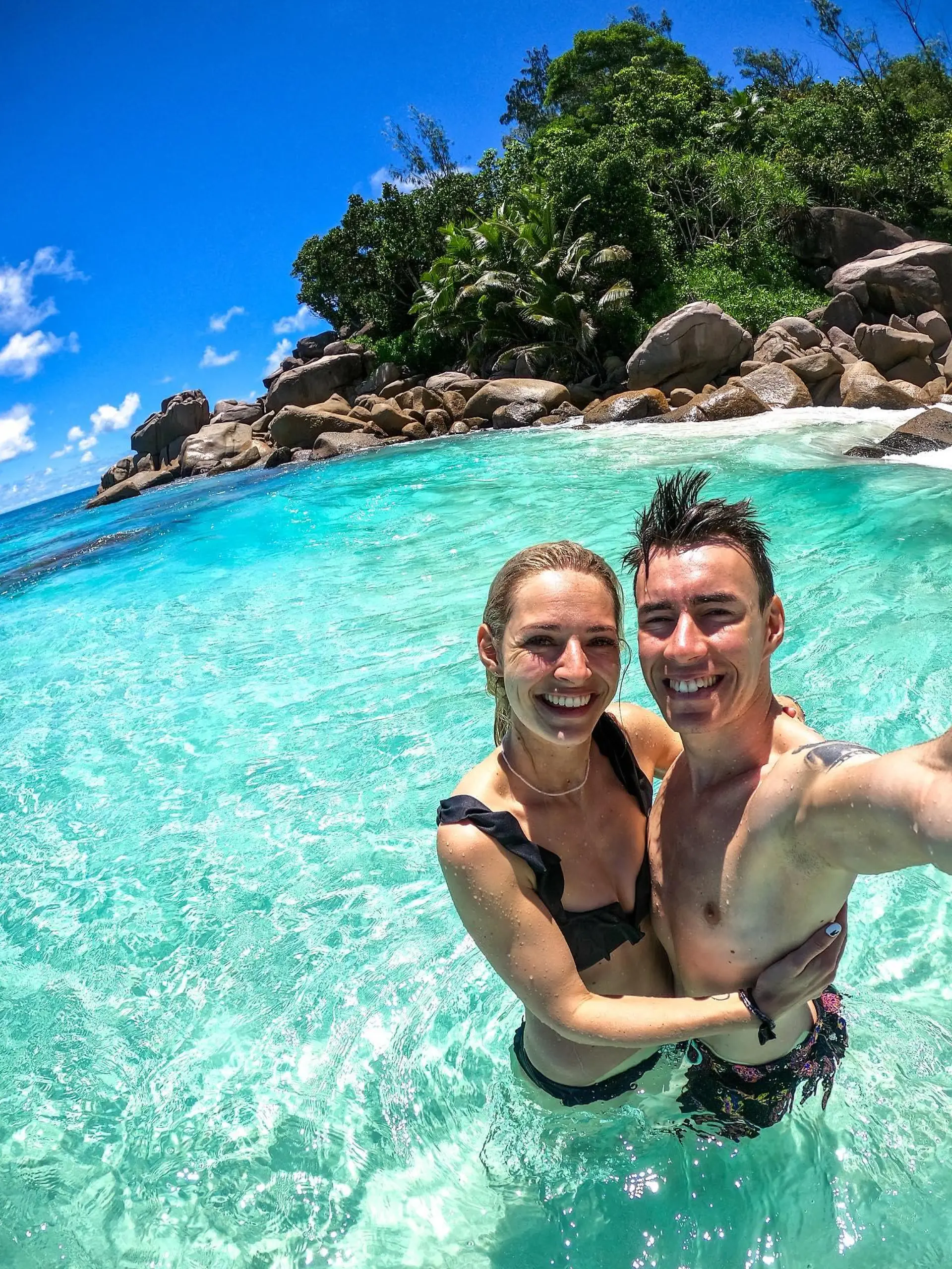 Skisprung-Star Stefan Kraft ist mit Frau Marisa im Urlaub auf den Seychellen.