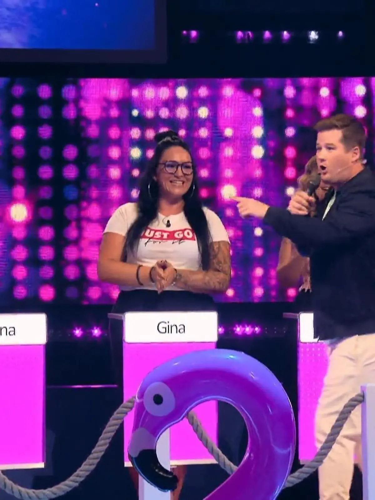 Chris Tall rappt bei "Take Me Out XXL"